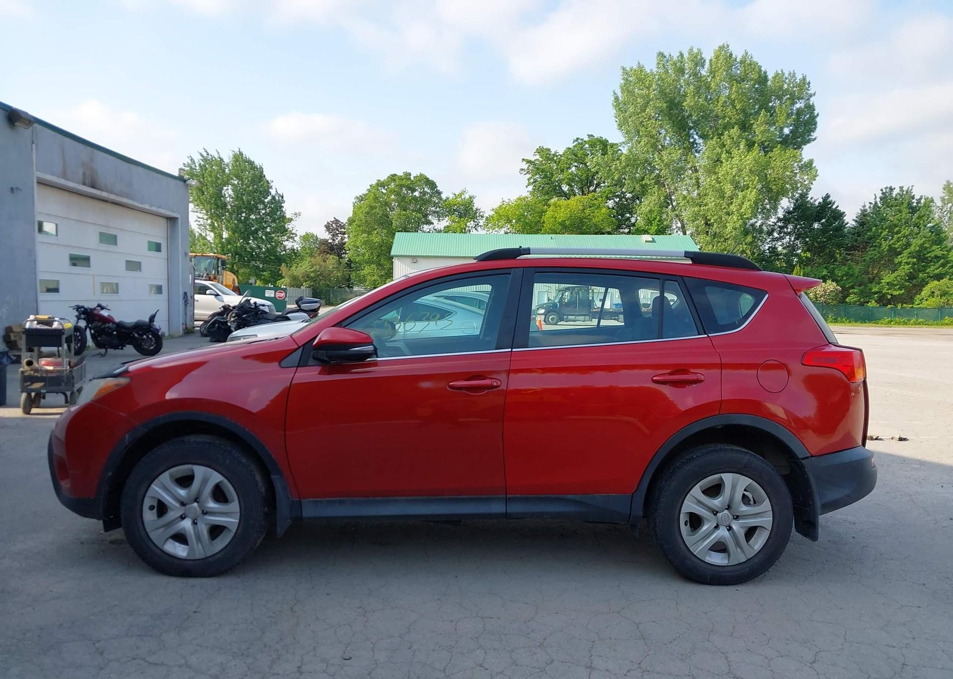 2014 TOYOTA RAV4 LE