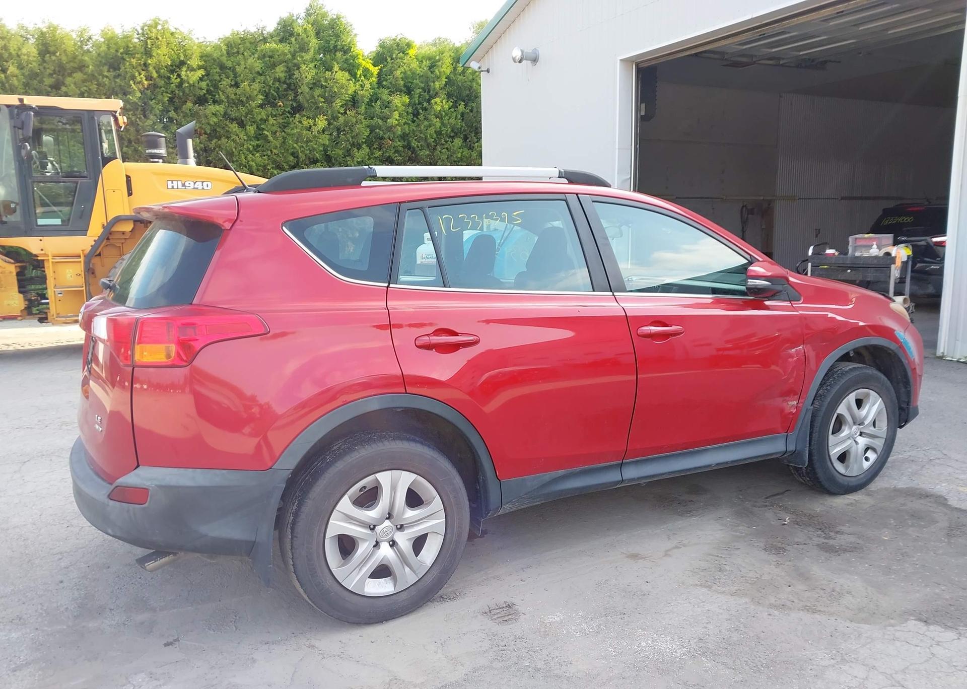 2014 TOYOTA RAV4 LE