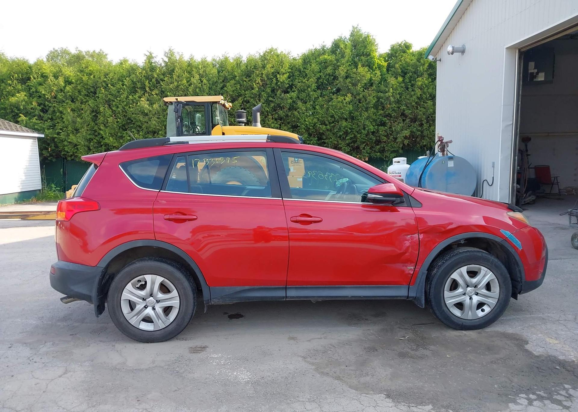 2014 TOYOTA RAV4 LE