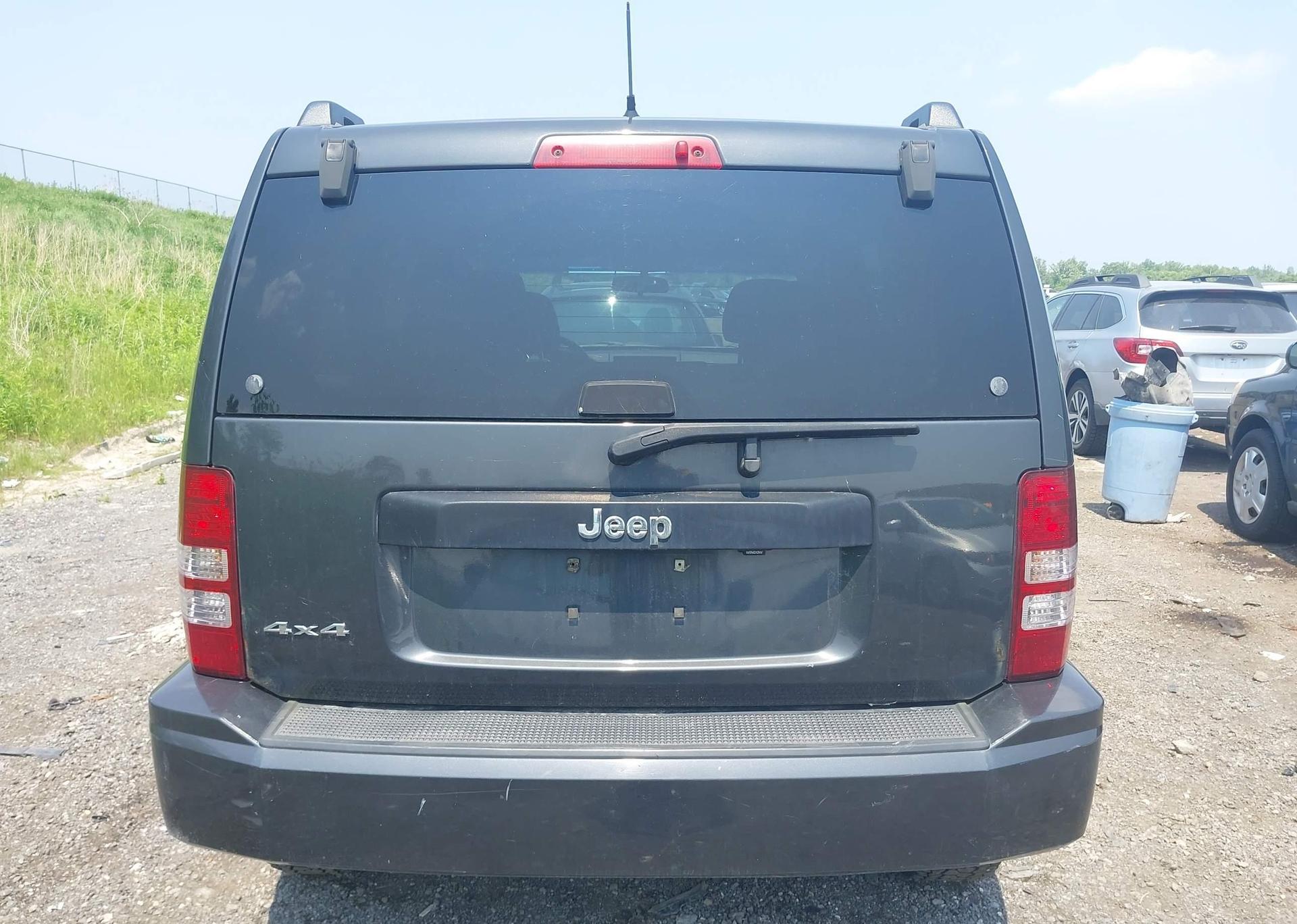 2010 JEEP LIBERTY SPORT