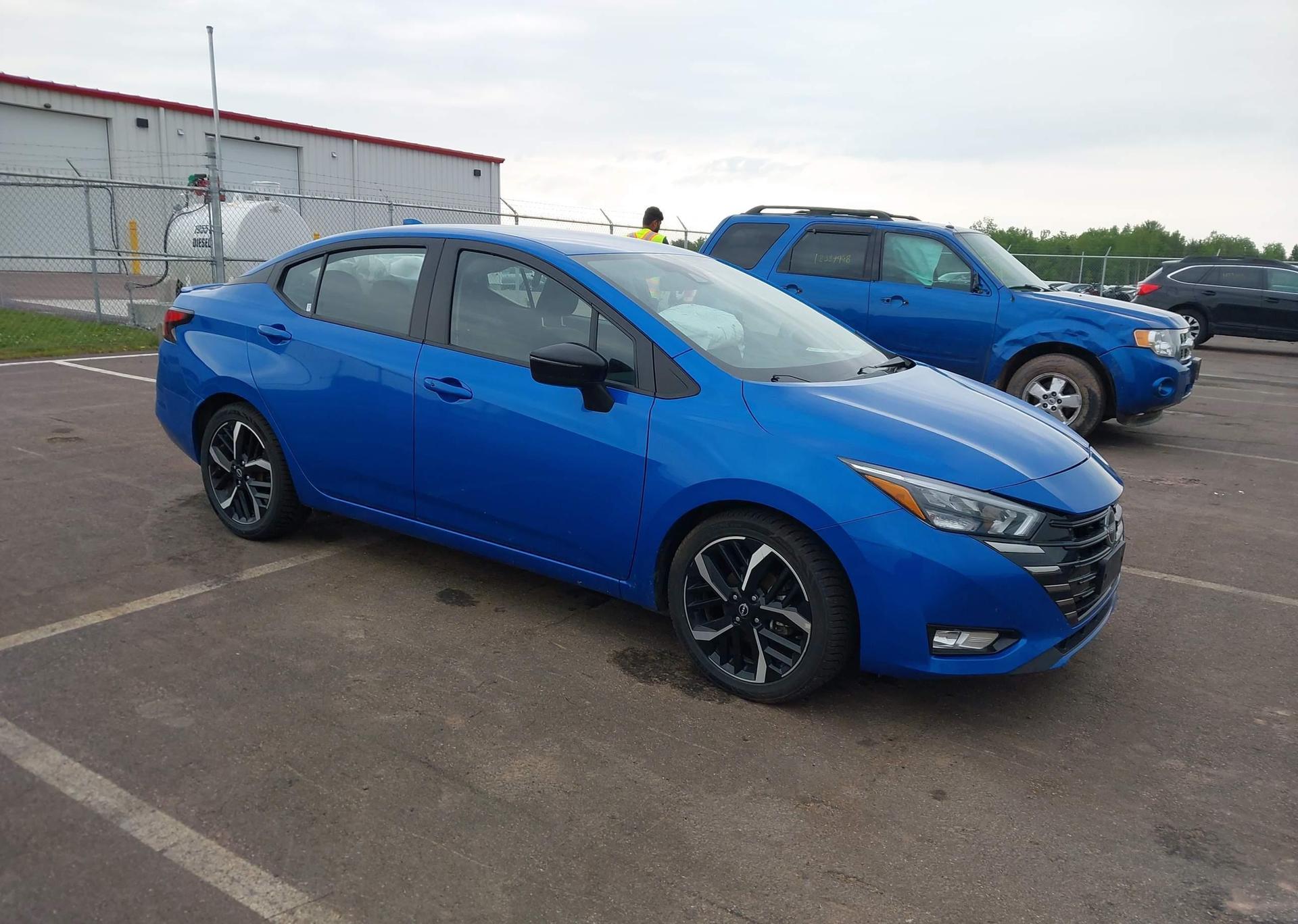 2023 NISSAN VERSA SR