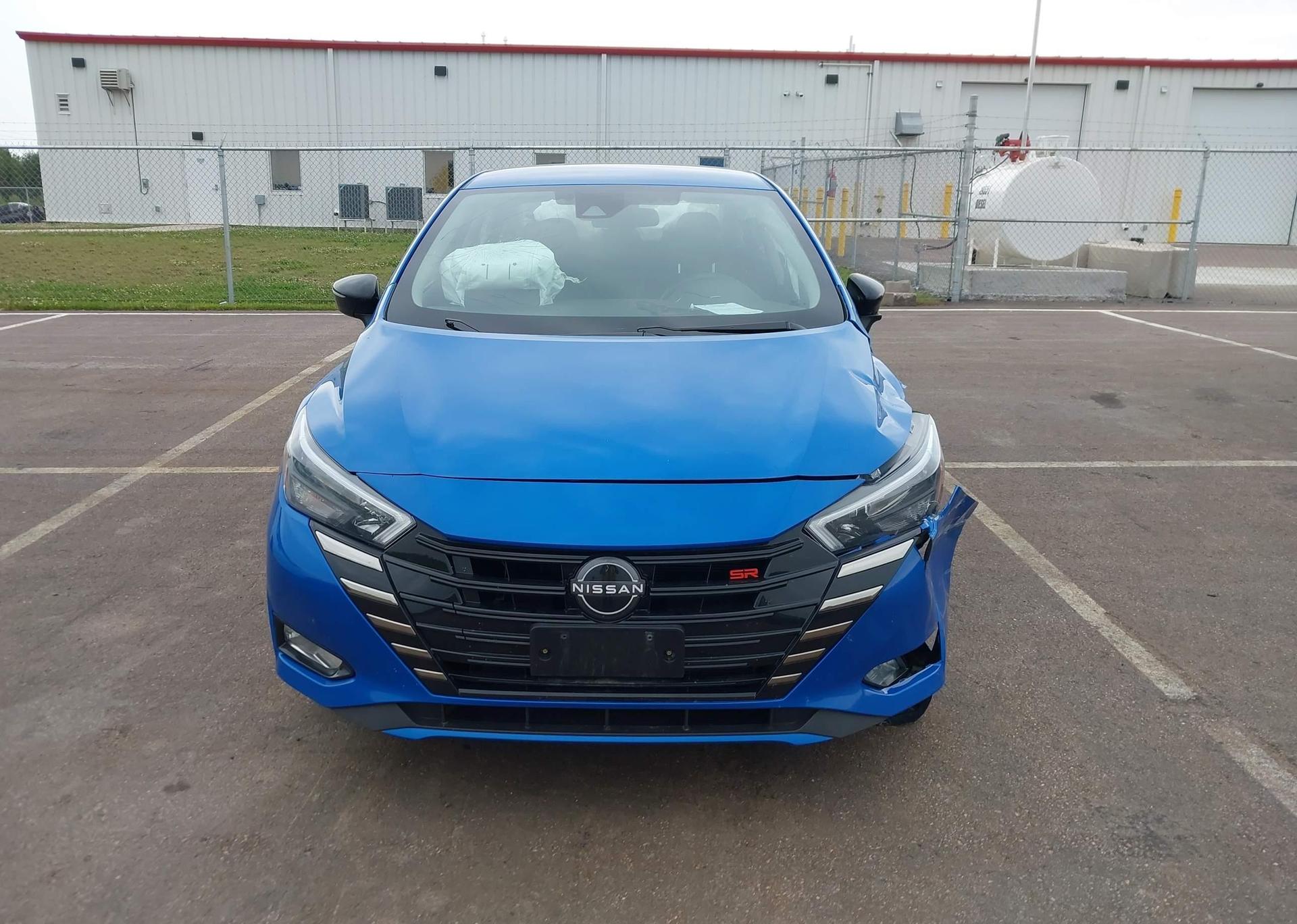 2023 NISSAN VERSA SR