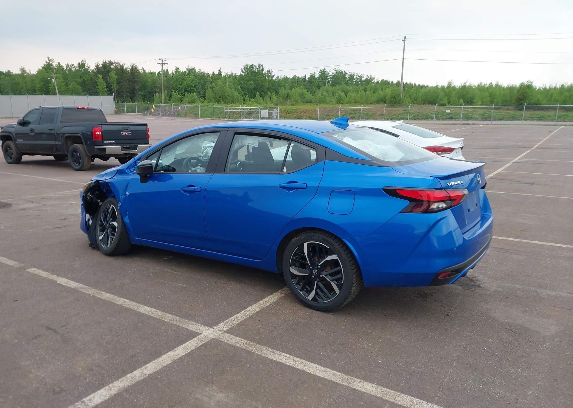 2023 NISSAN VERSA SR