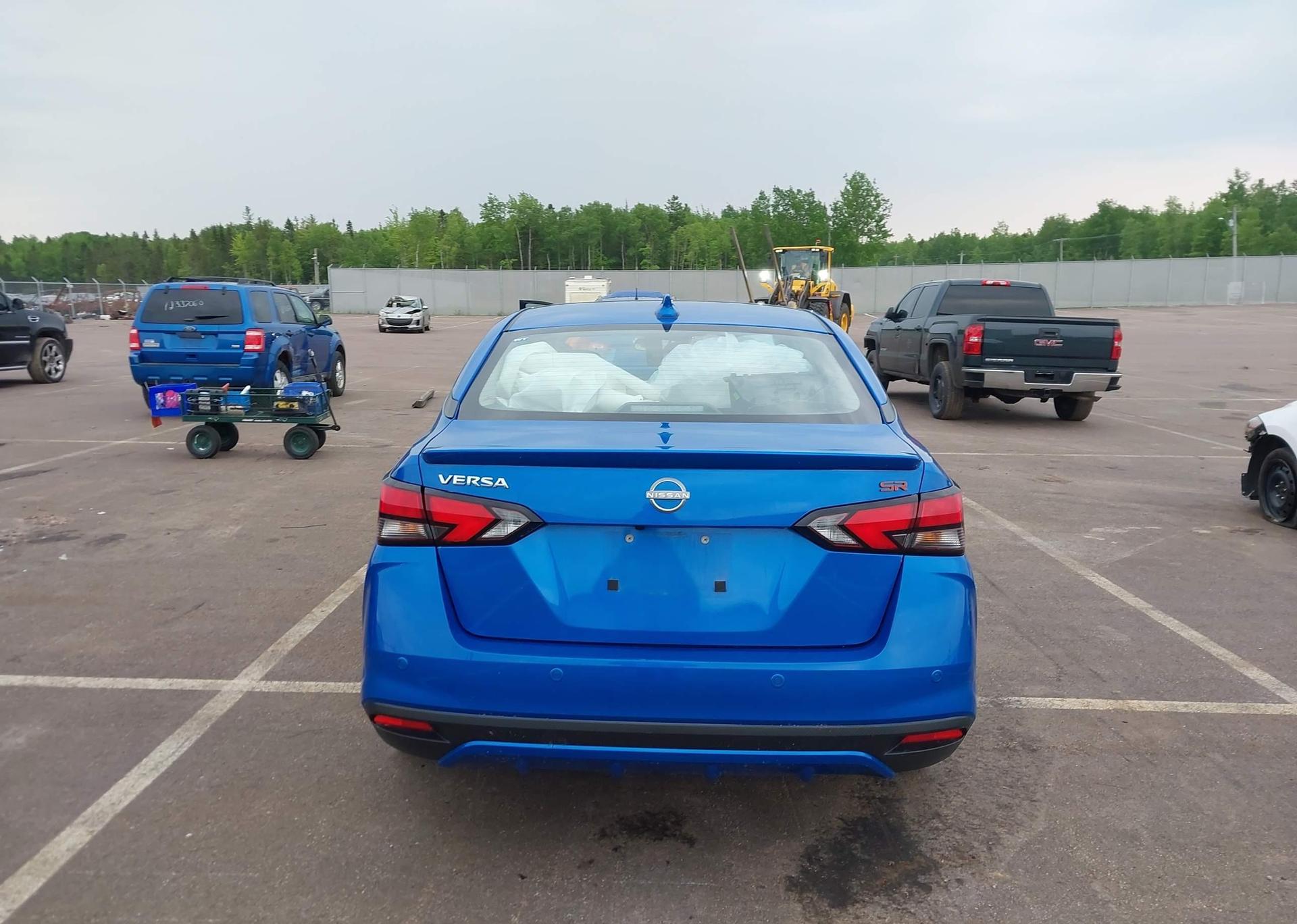 2023 NISSAN VERSA SR