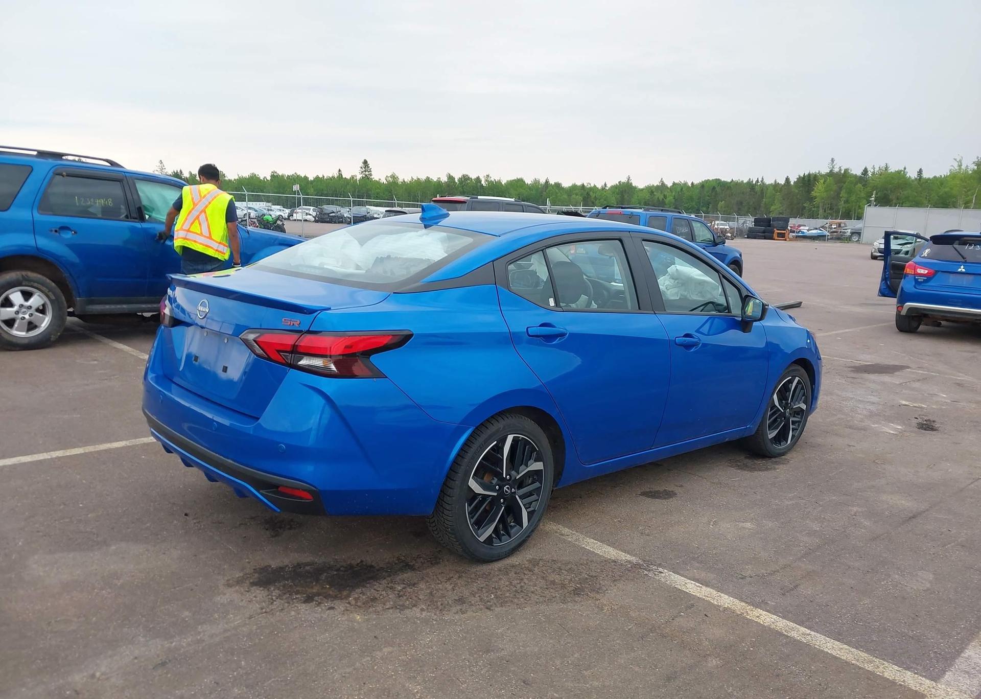 2023 NISSAN VERSA SR