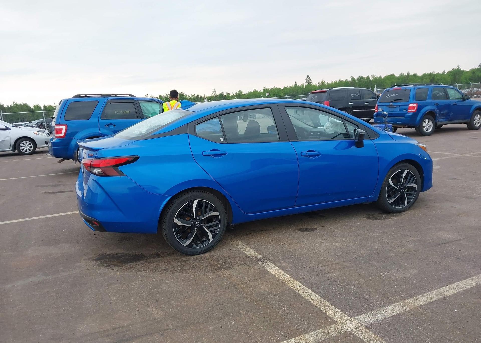 2023 NISSAN VERSA SR