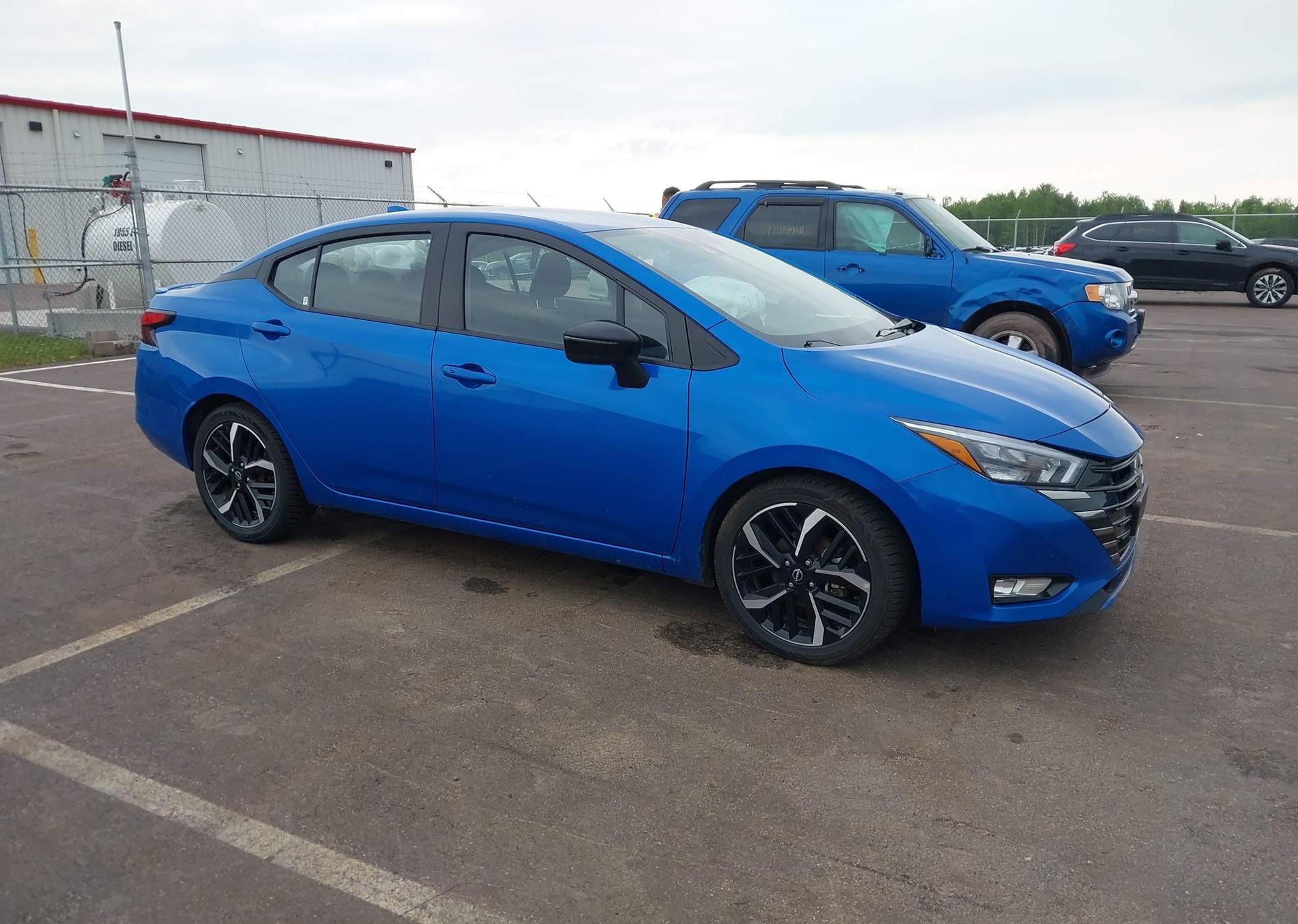 2023 NISSAN VERSA SR