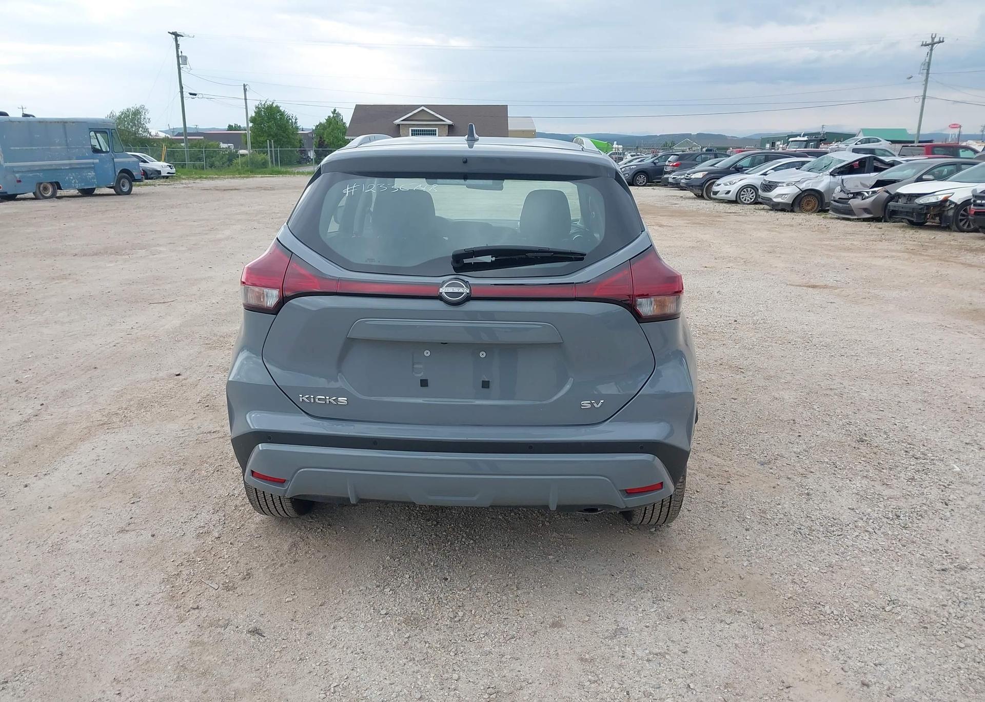 2024 NISSAN KICKS SV