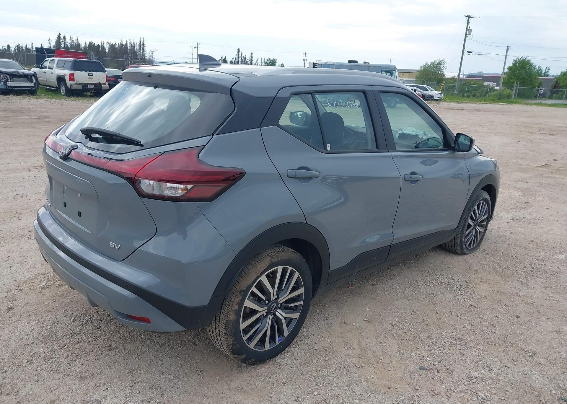 2024 NISSAN KICKS SV