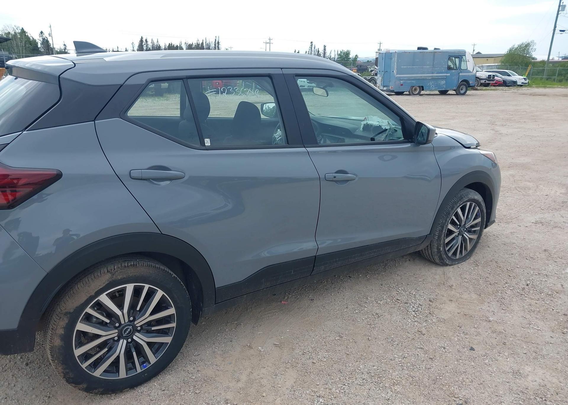 2024 NISSAN KICKS SV