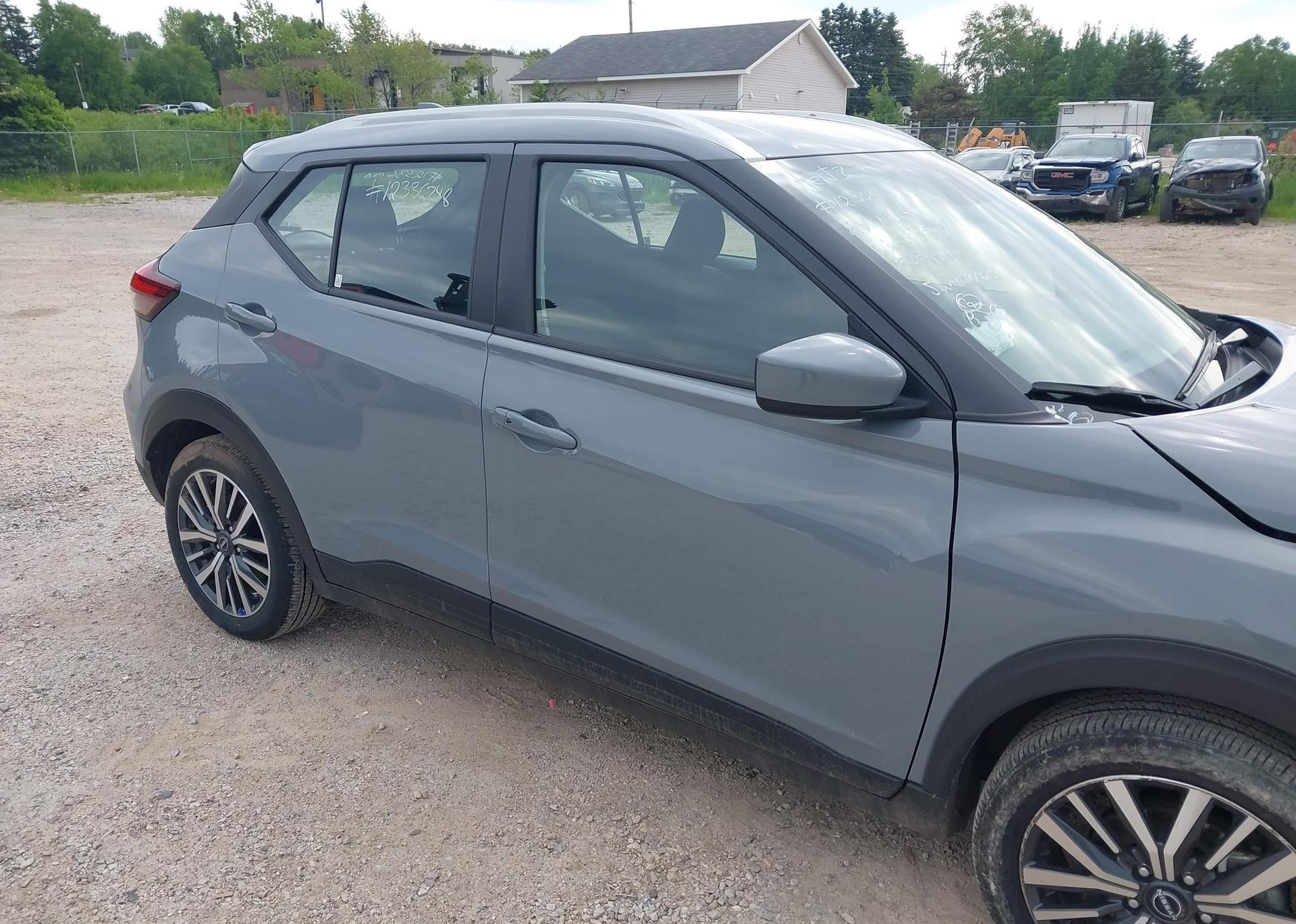 2024 NISSAN KICKS SV