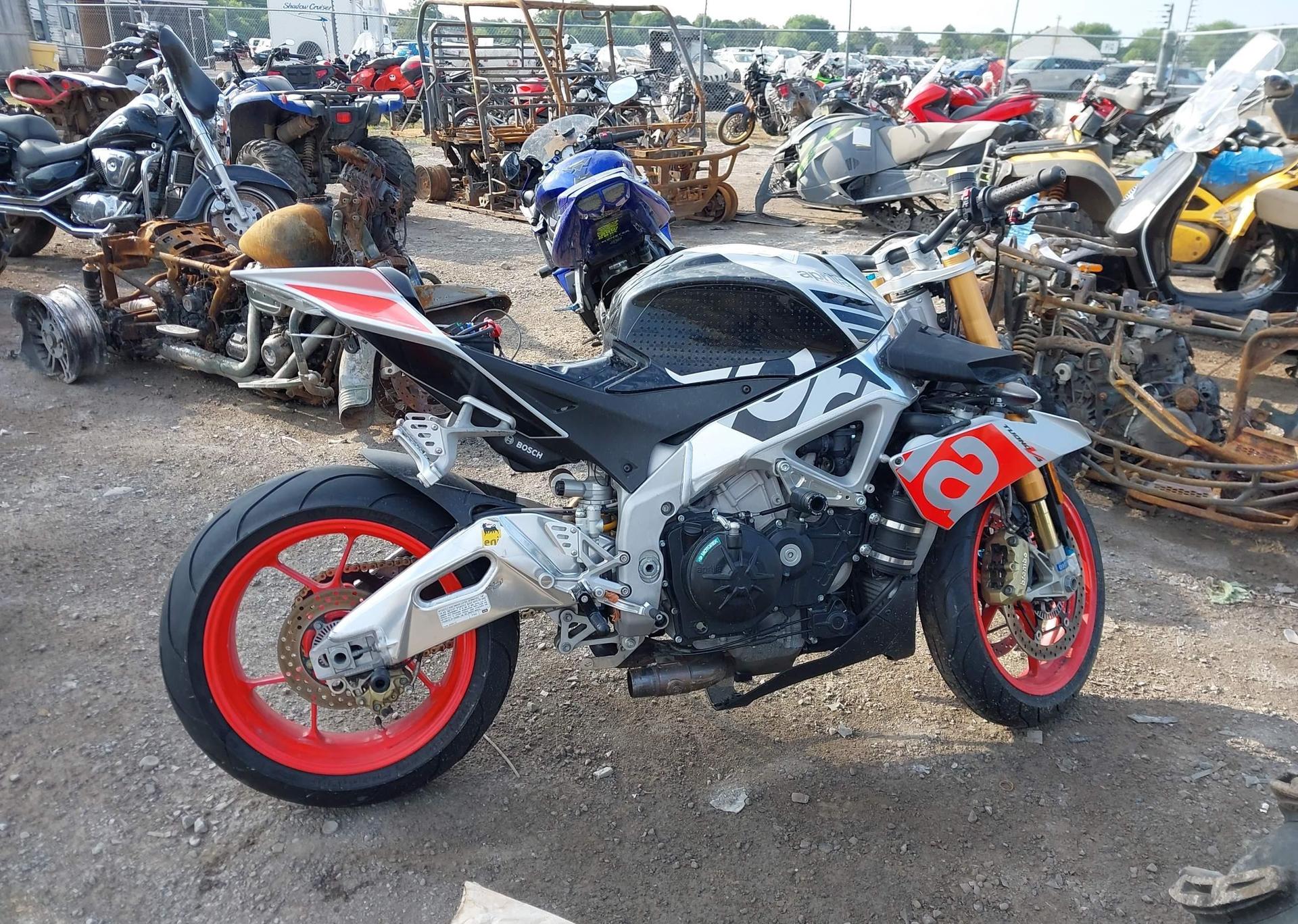 2016 APRILIA TUONO V4 1100 ABS