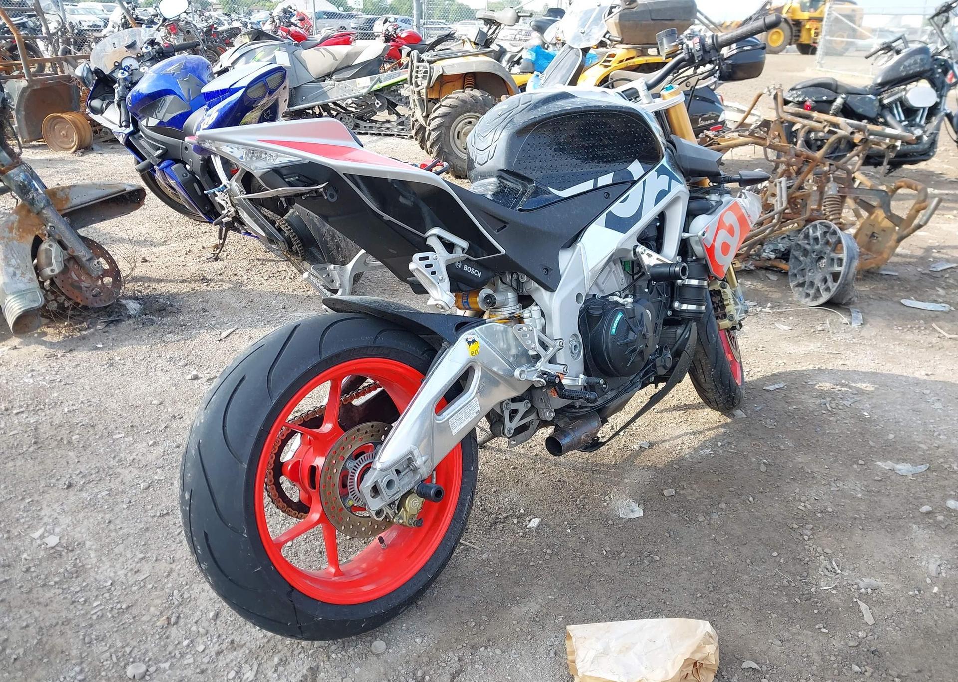 2016 APRILIA TUONO V4 1100 ABS