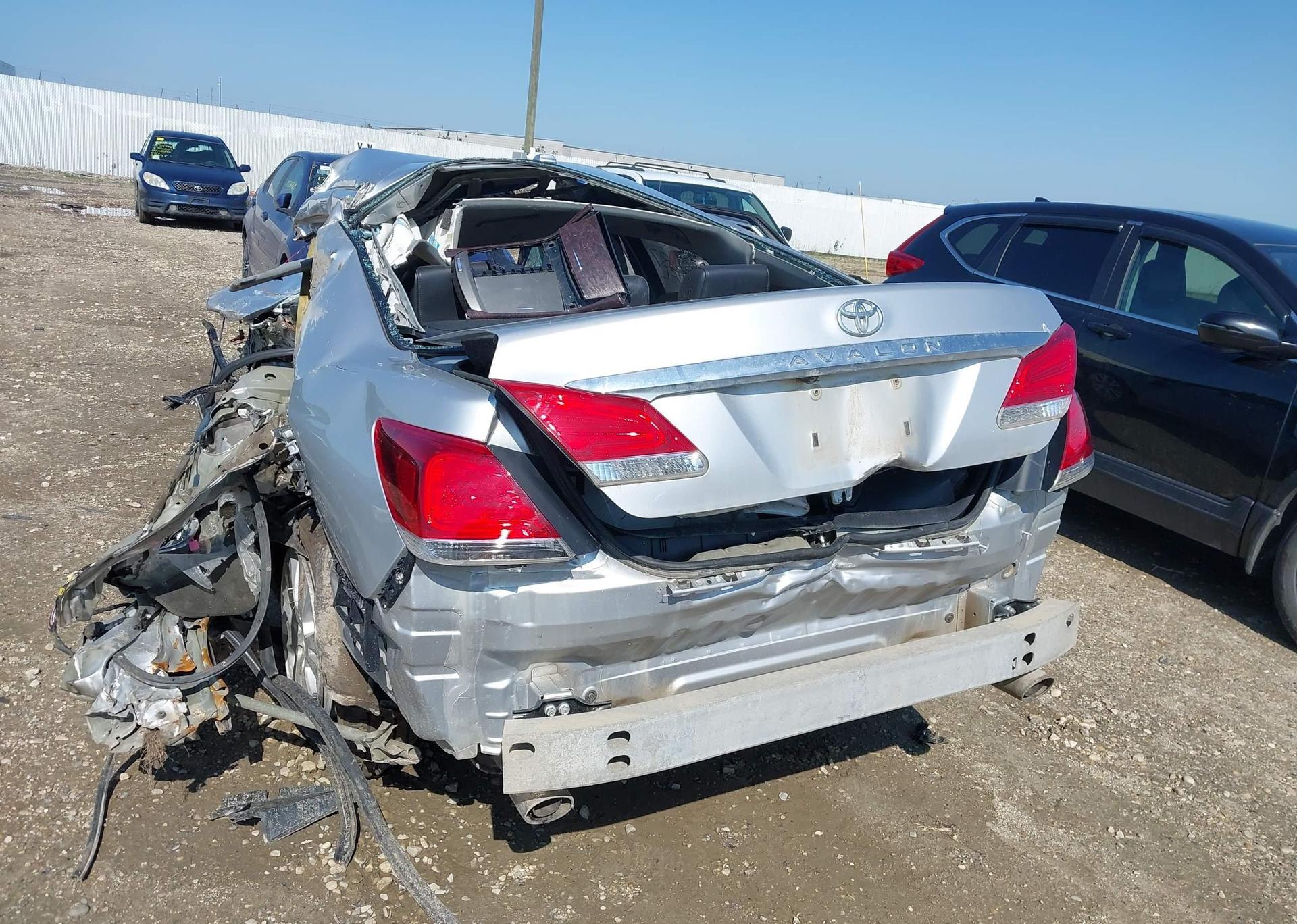 2011 TOYOTA AVALON LIMITED