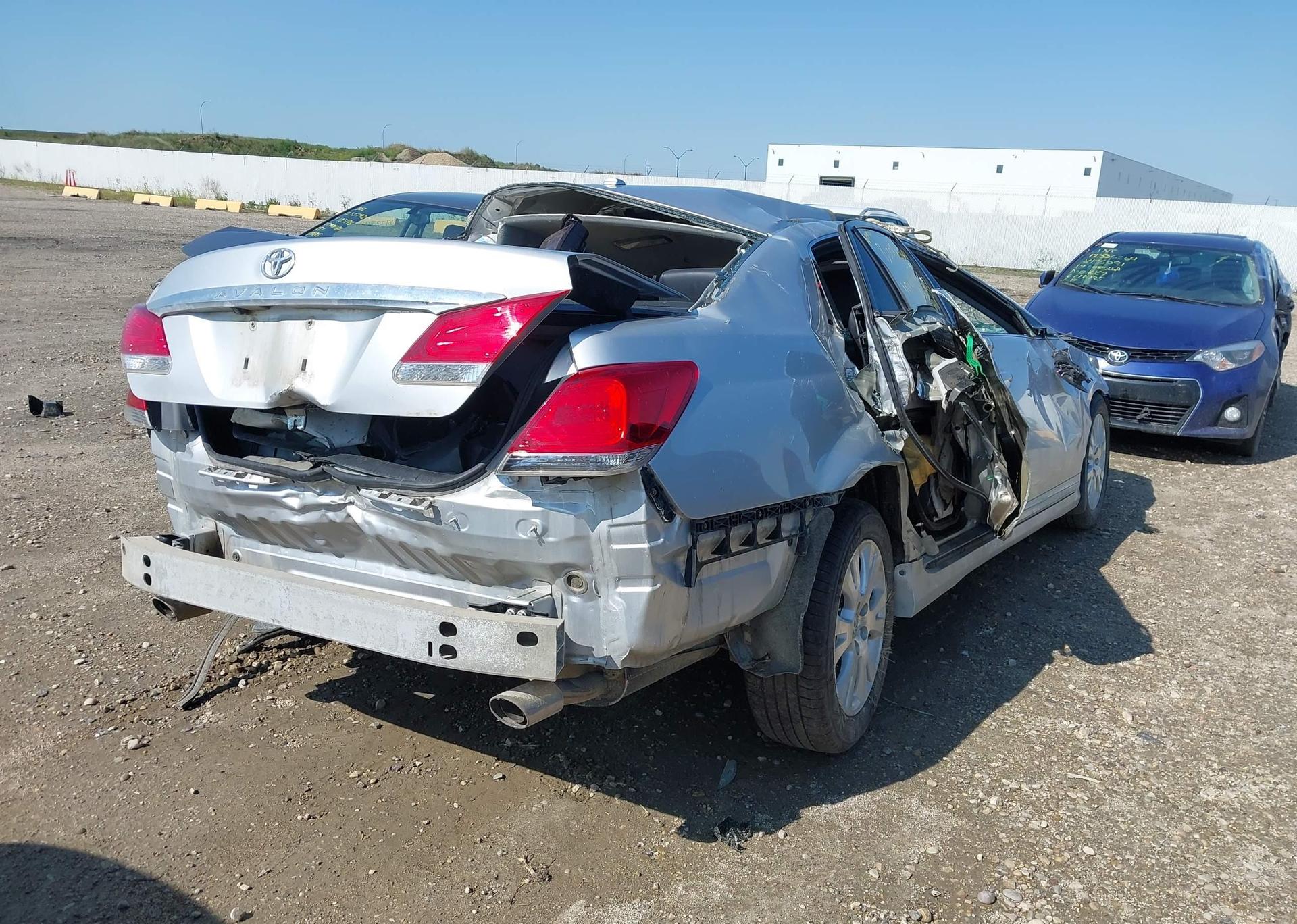 2011 TOYOTA AVALON LIMITED