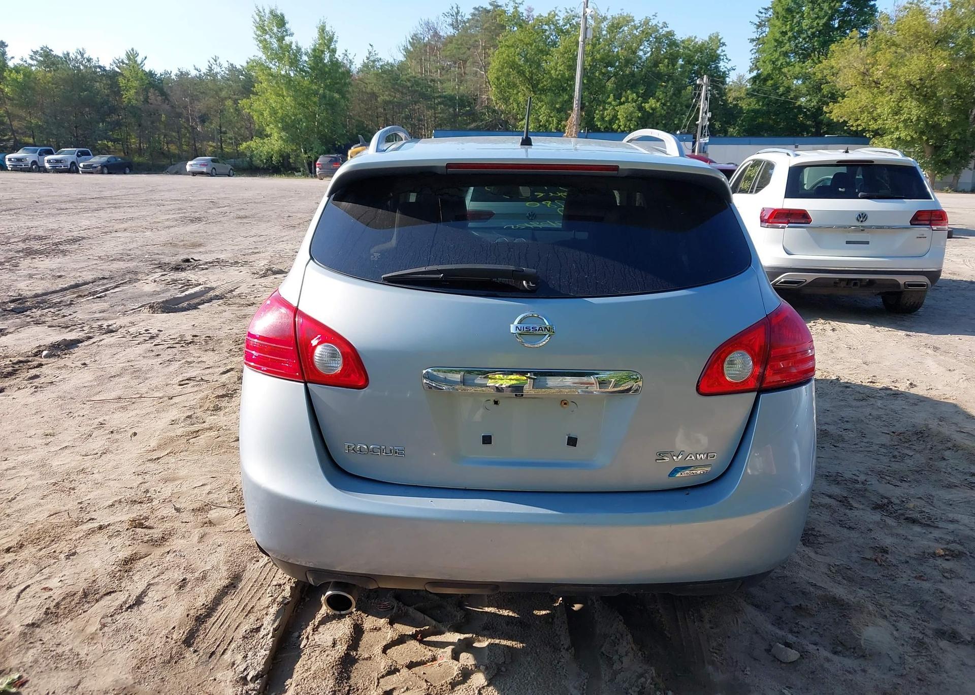 2011 NISSAN ROGUE SV