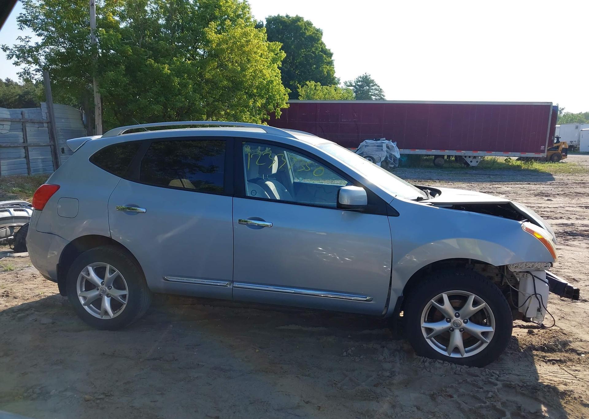 2011 NISSAN ROGUE SV