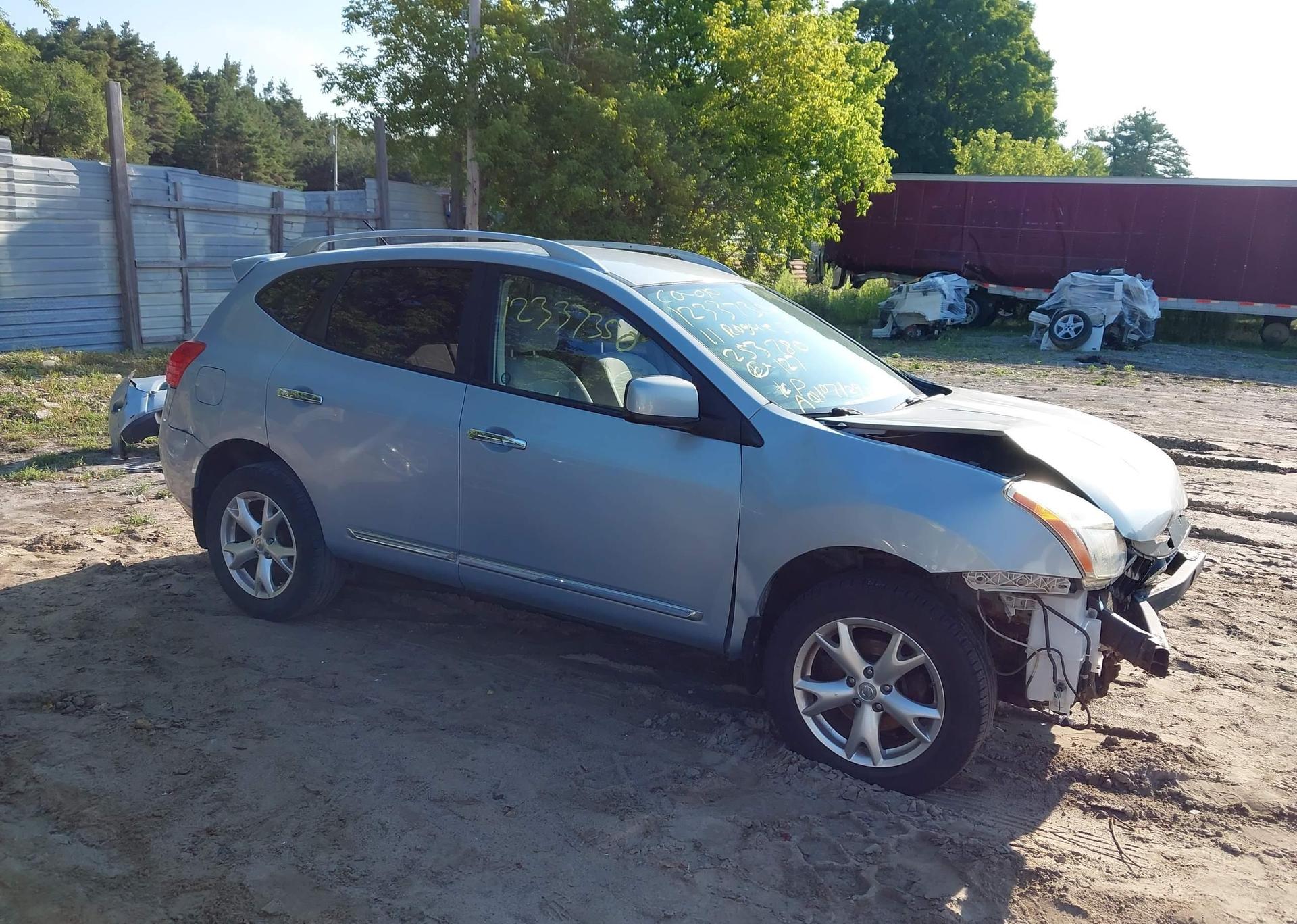 2011 NISSAN ROGUE SV