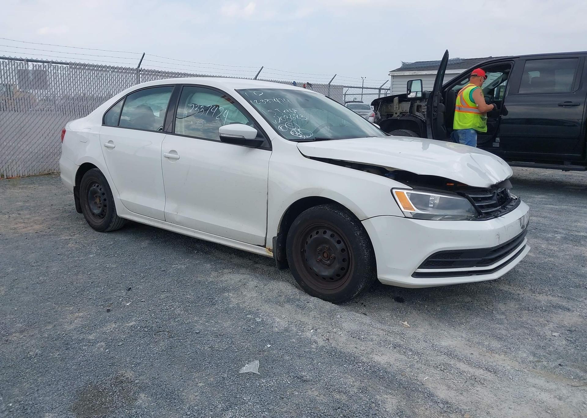 2015 VOLKSWAGEN JETTA 2.0L TRENDLINE