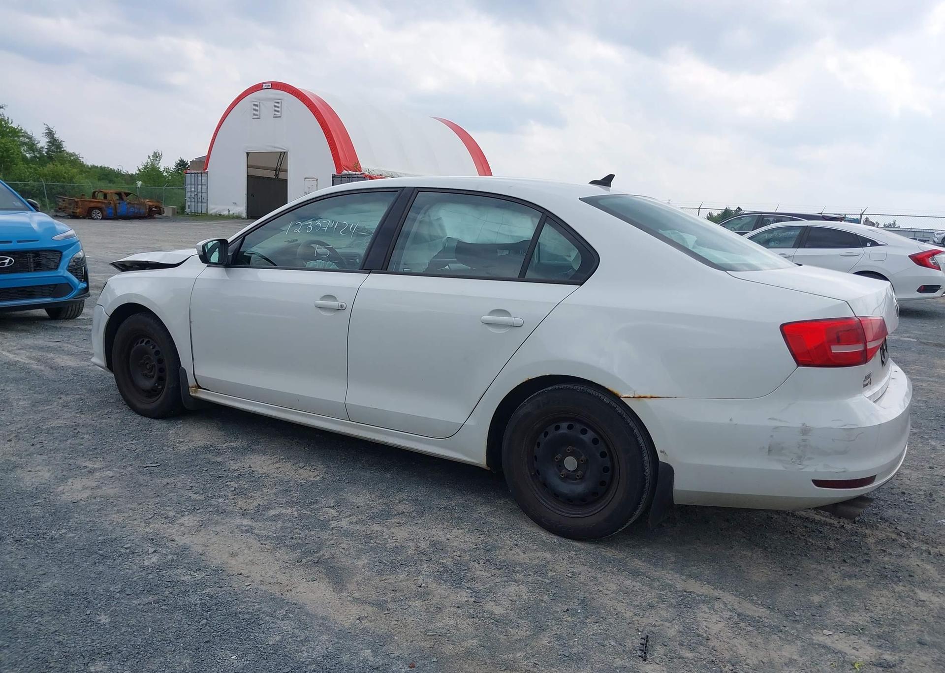 2015 VOLKSWAGEN JETTA 2.0L TRENDLINE