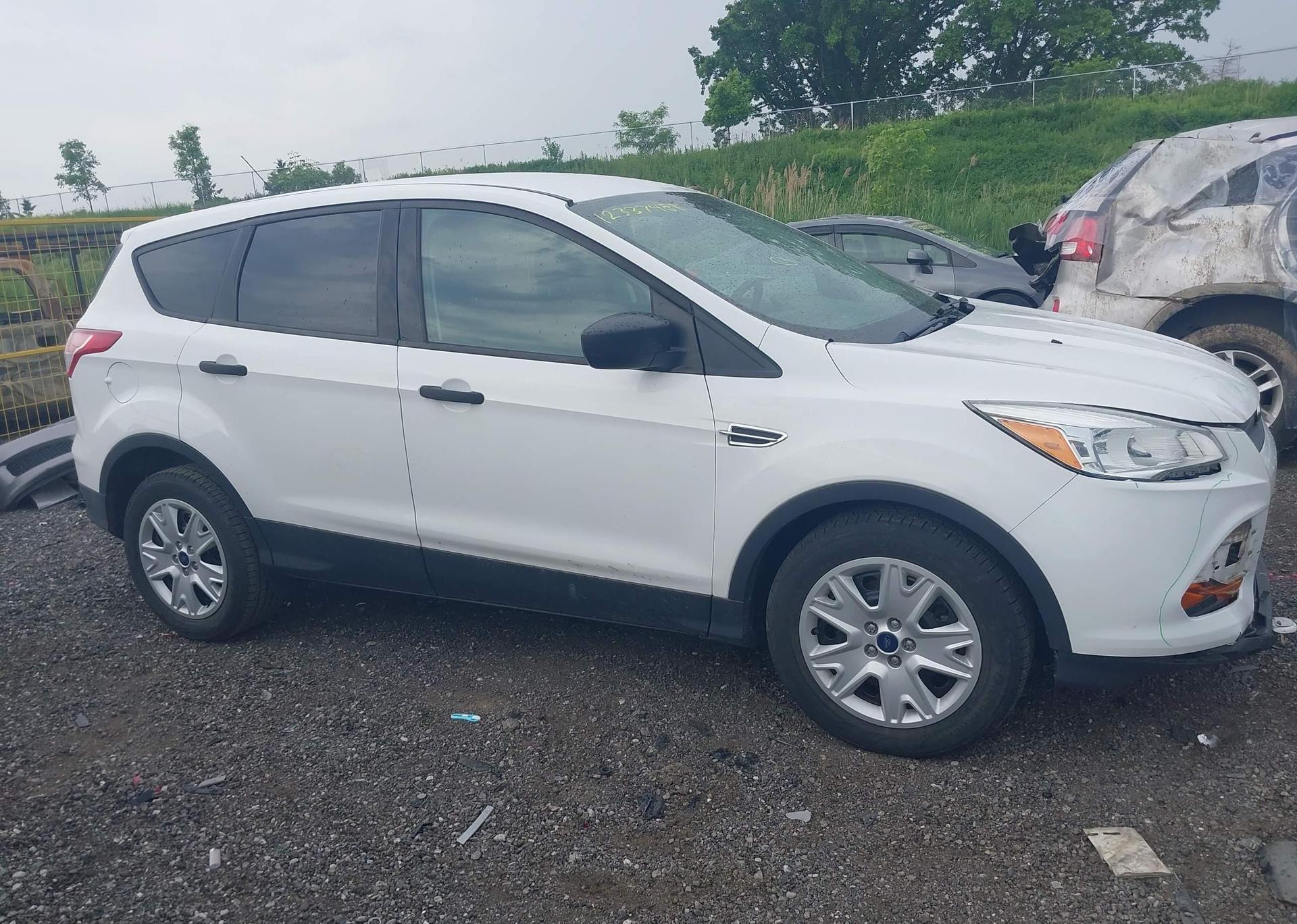 2015 FORD ESCAPE S
