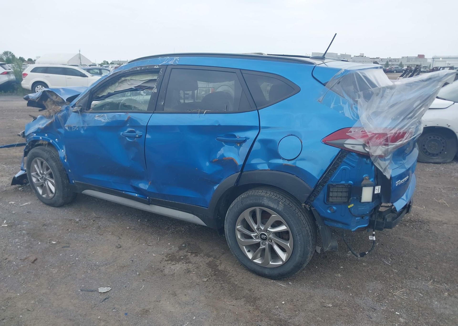 2017 HYUNDAI TUCSON SE