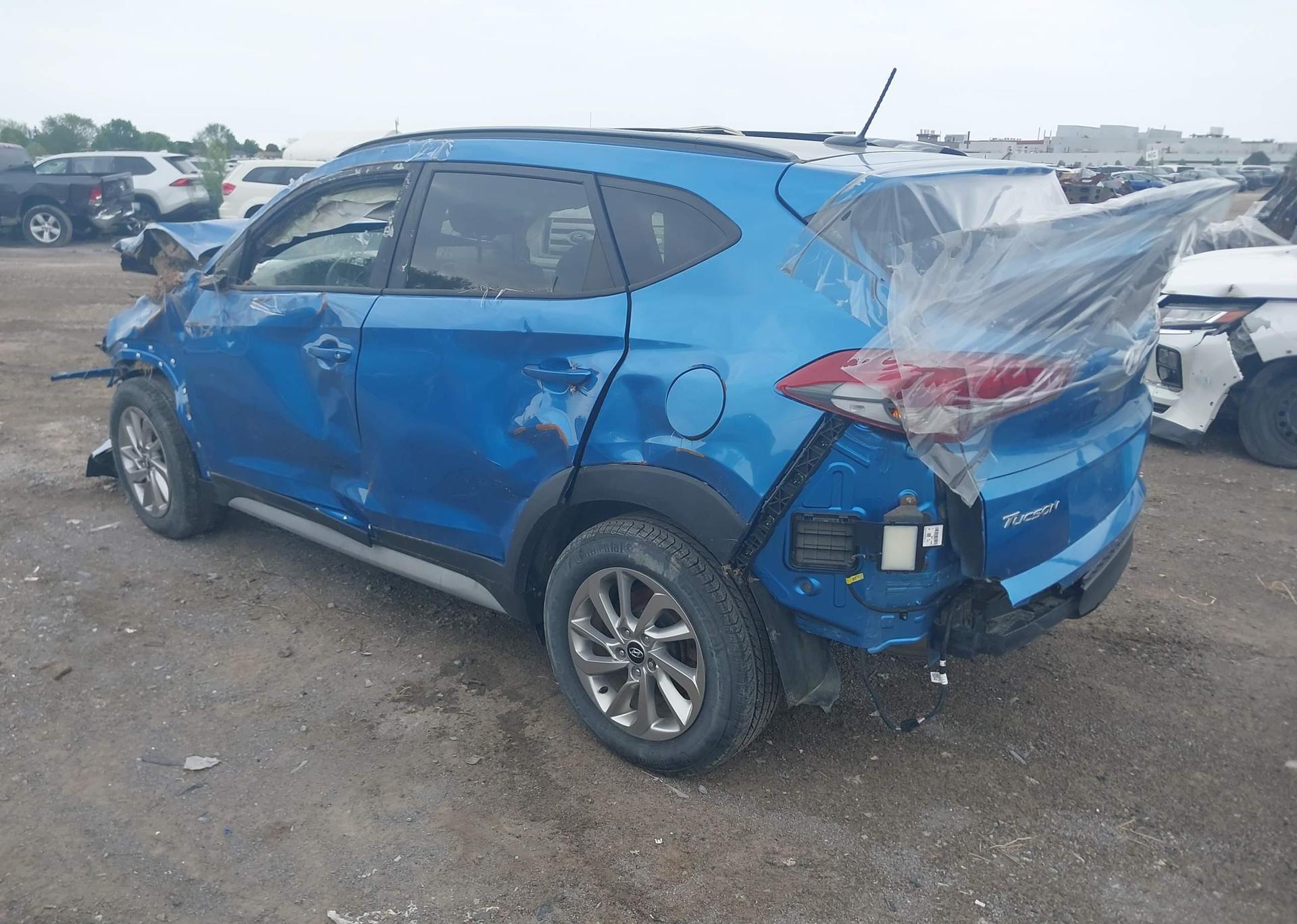 2017 HYUNDAI TUCSON SE