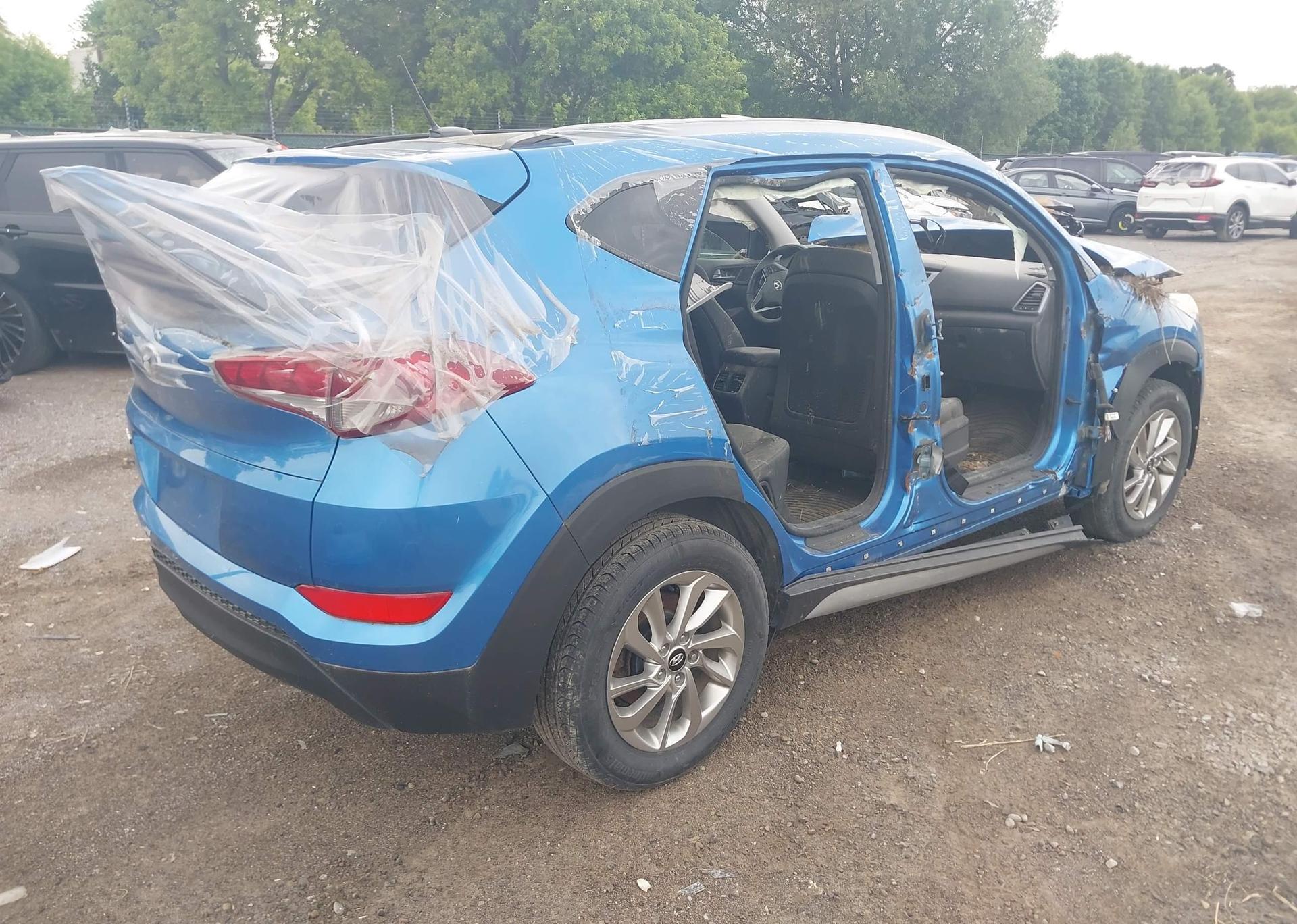 2017 HYUNDAI TUCSON SE