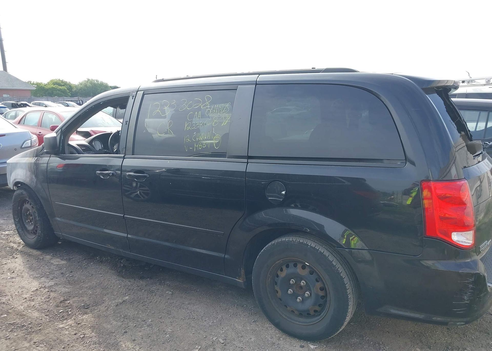 2012 DODGE GRAND CARAVAN SE