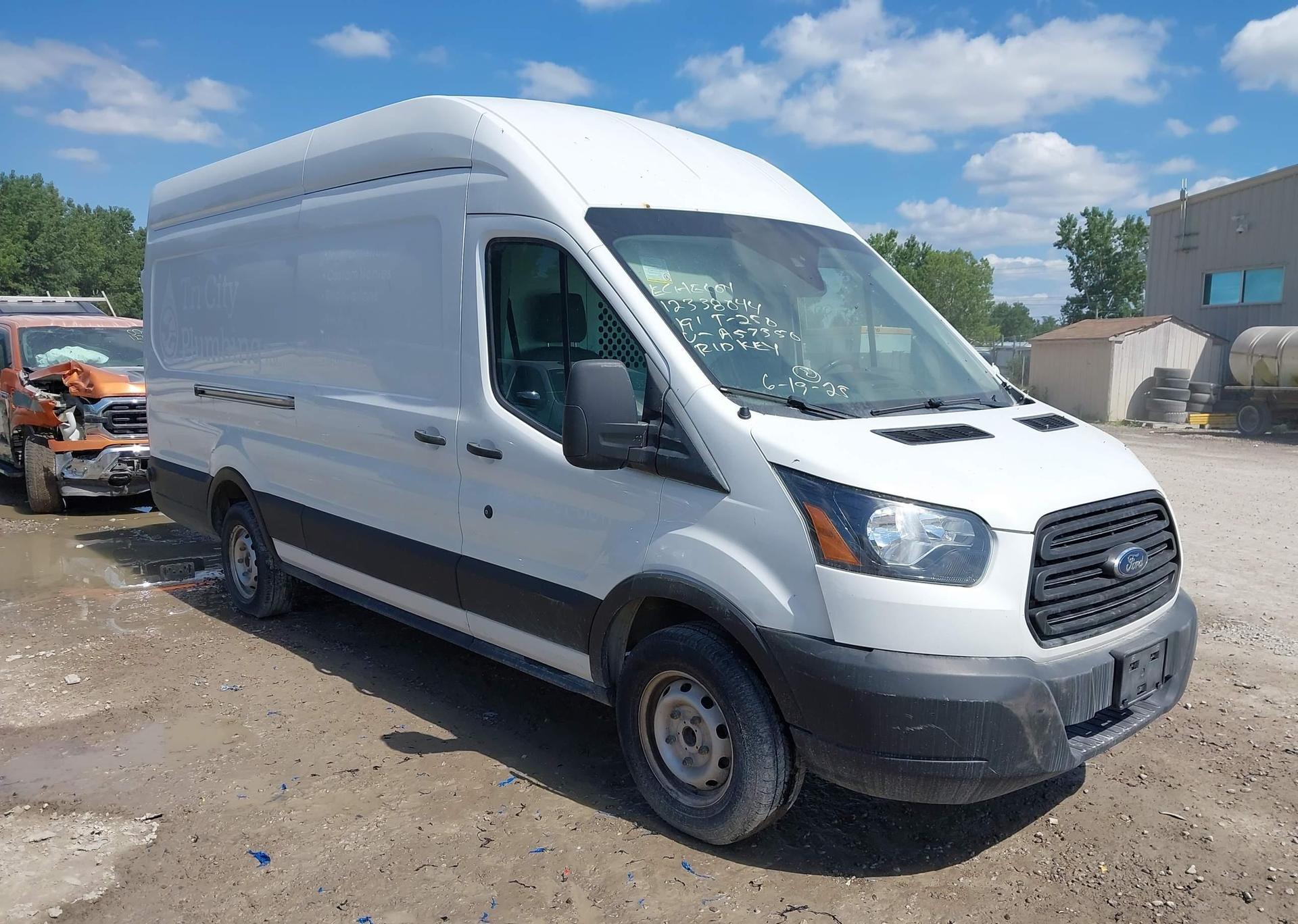 2019 FORD transit t-250