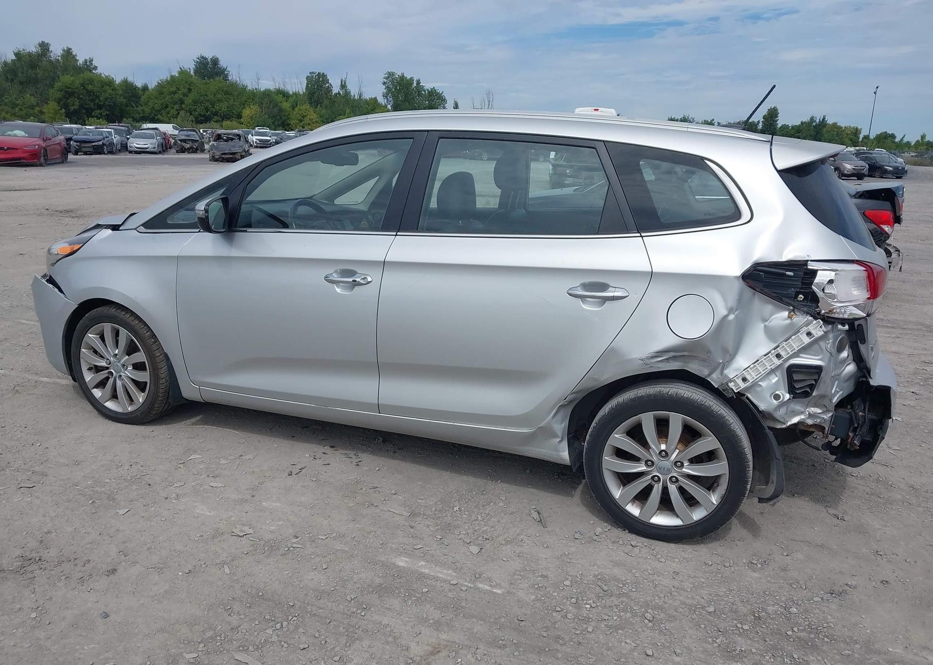 2014 KIA RONDO