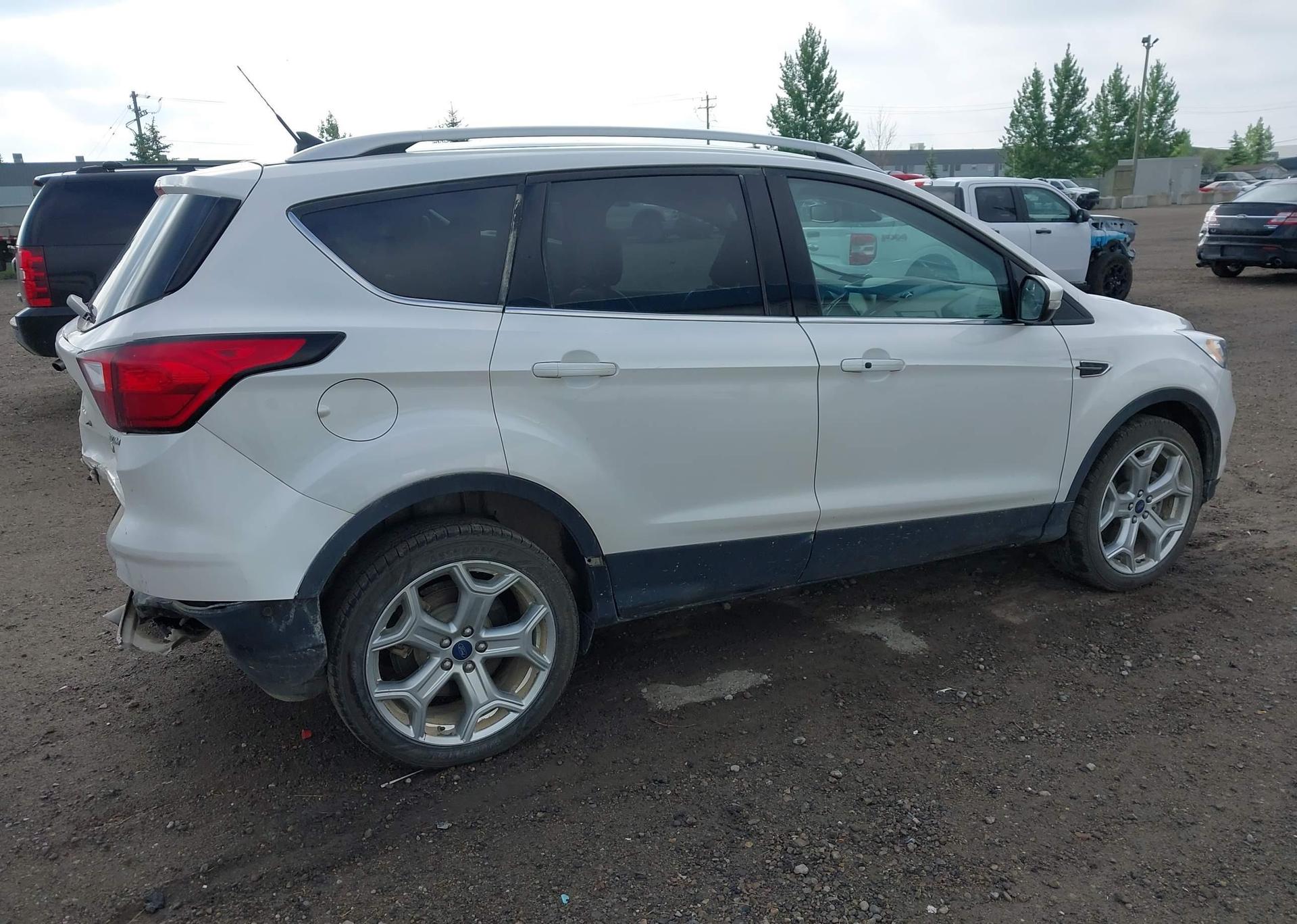 2019 FORD ESCAPE TITANIUM