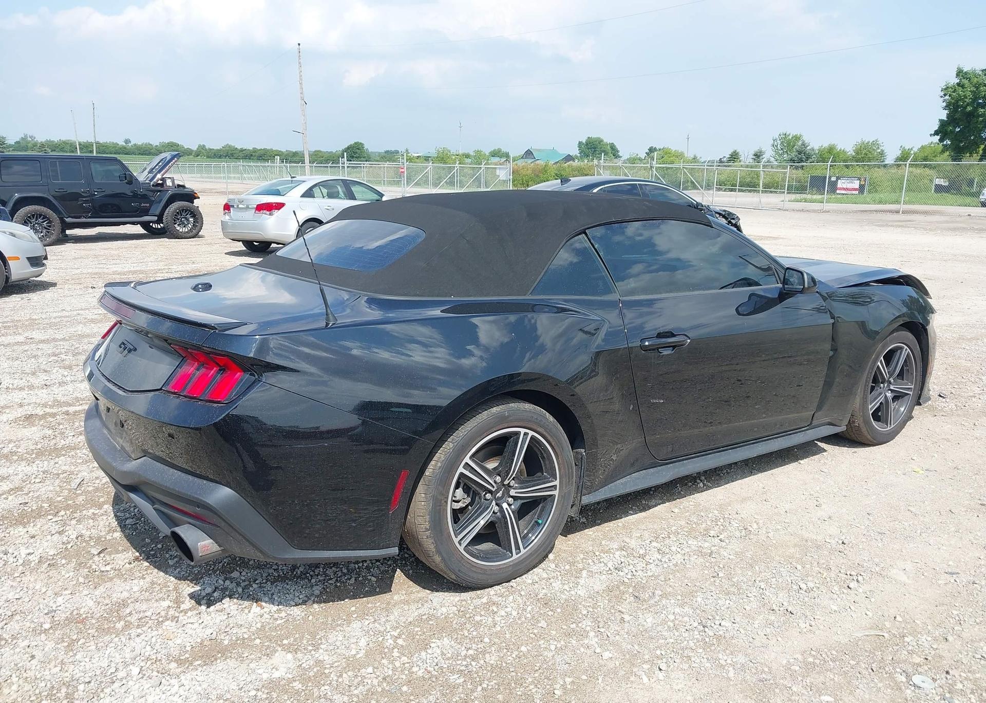 2024 FORD Mustang Convertible