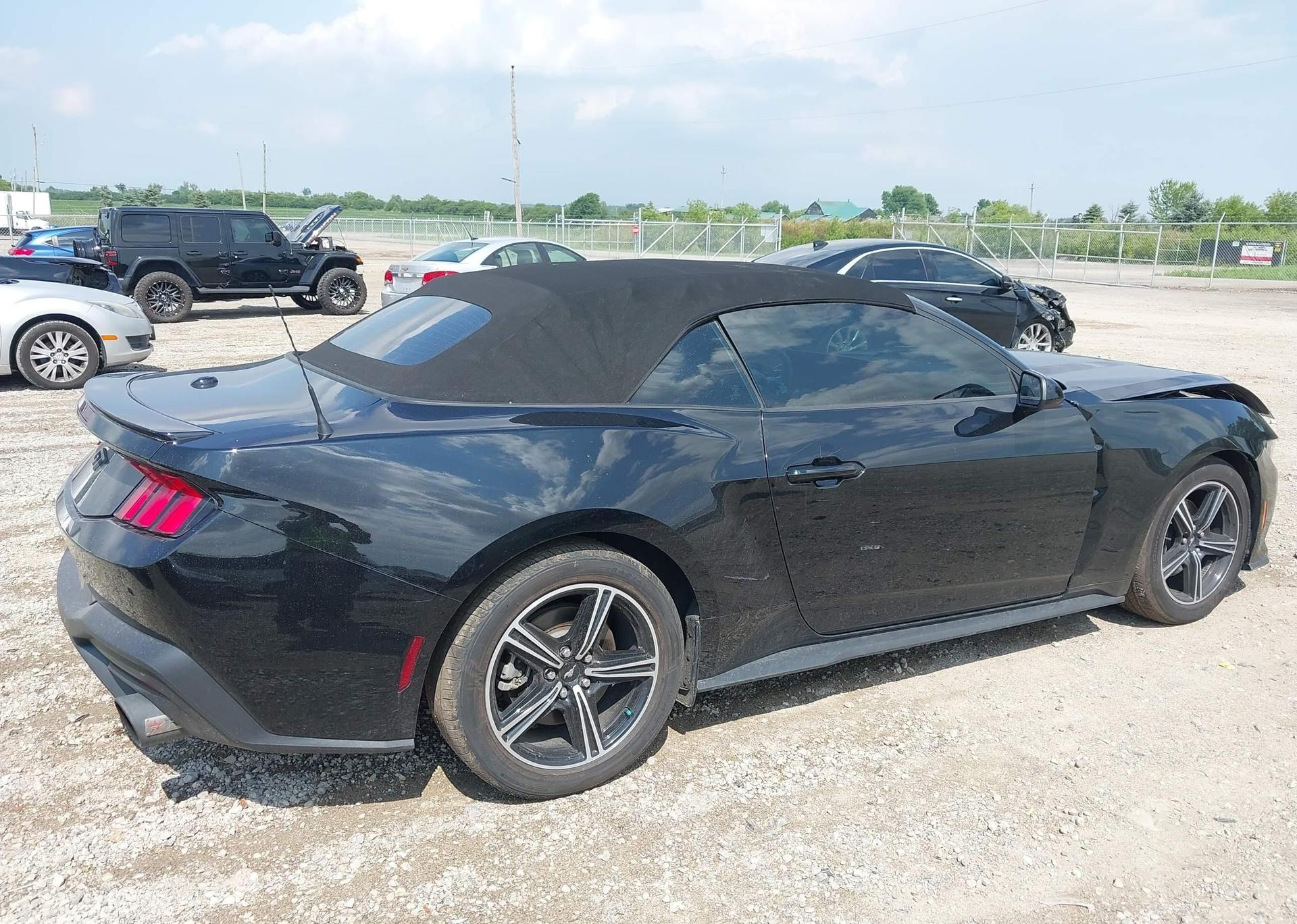 2024 FORD Mustang Convertible