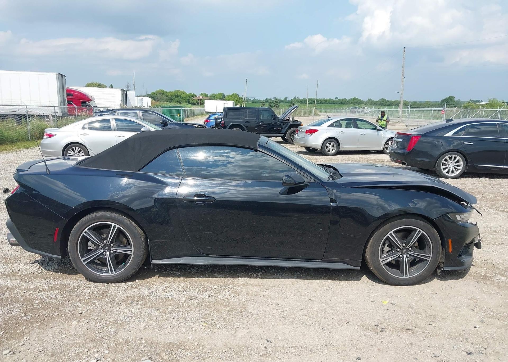 2024 FORD Mustang Convertible