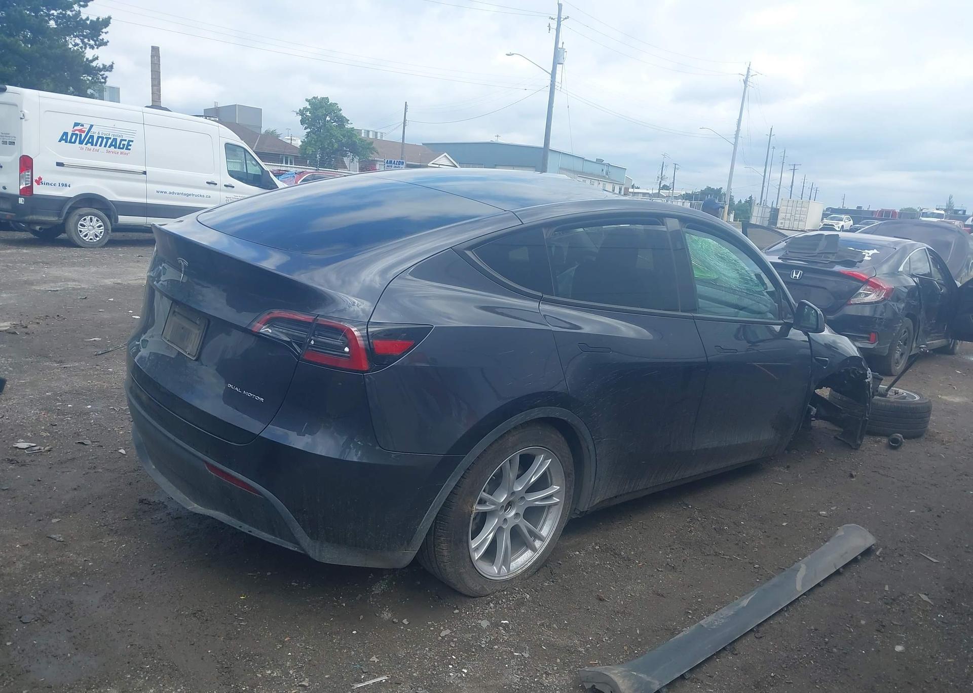 2024 TESLA MODEL Y LONG RANGE