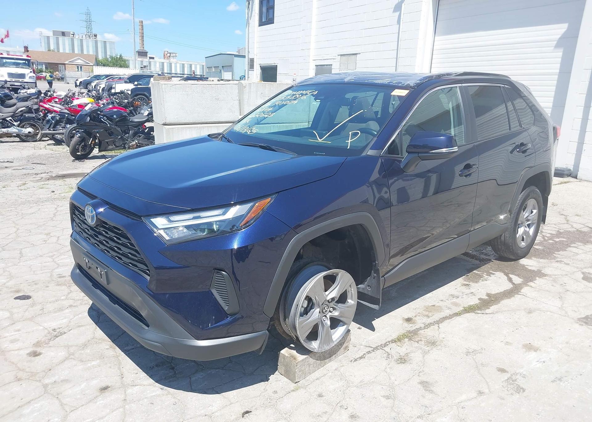 2024 TOYOTA RAV4 HYBRID XLE