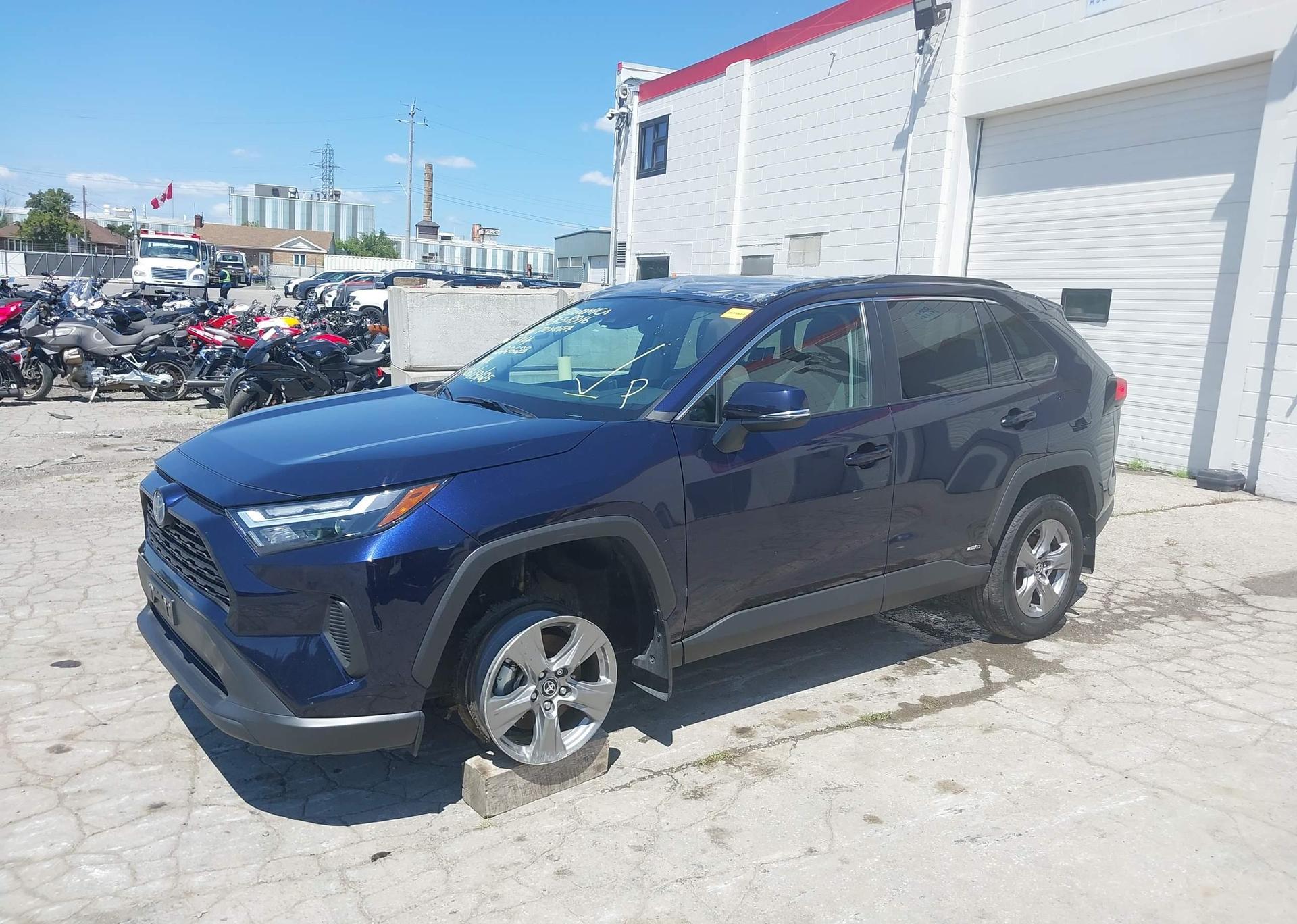 2024 TOYOTA RAV4 HYBRID XLE