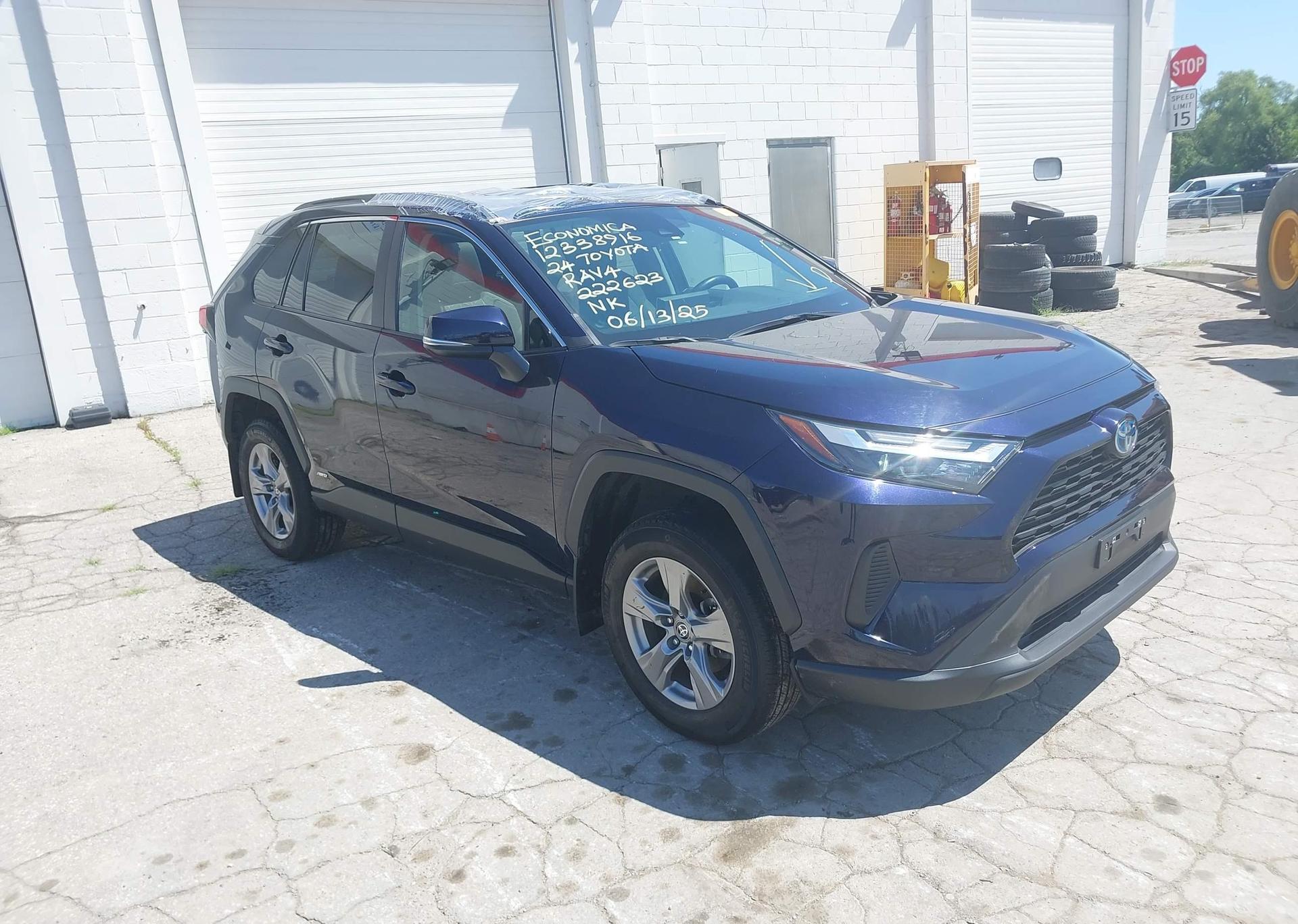 2024 TOYOTA RAV4 HYBRID XLE