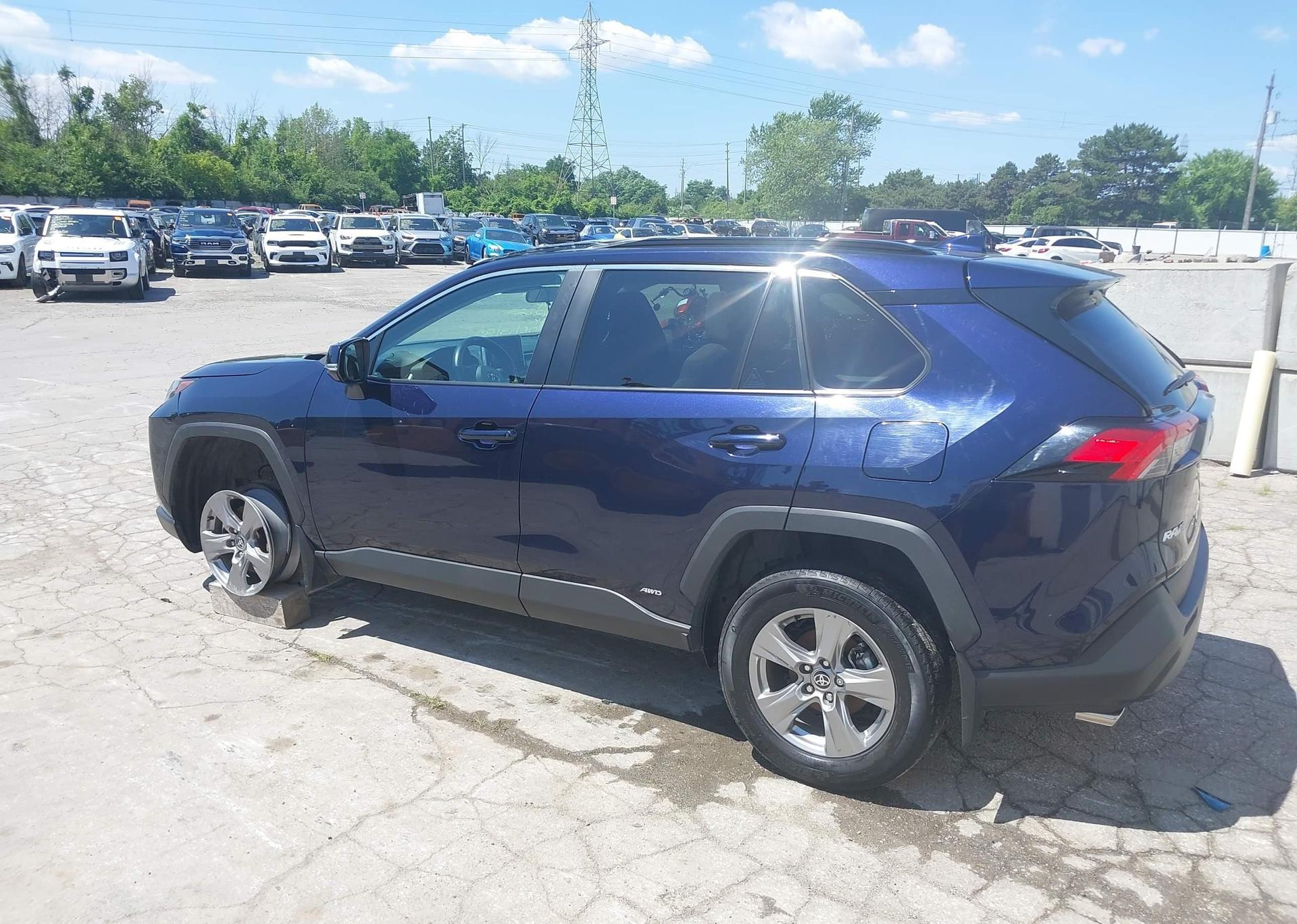 2024 TOYOTA RAV4 HYBRID XLE