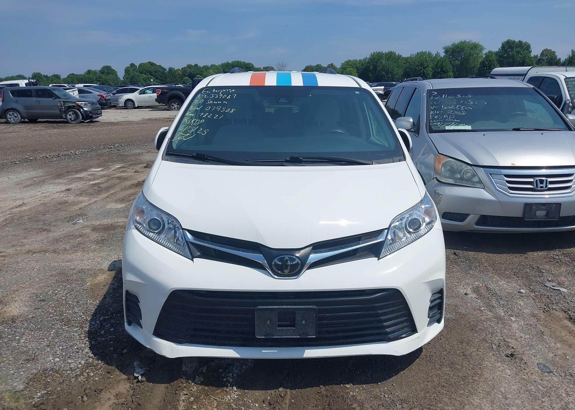 2020 TOYOTA SIENNA LE