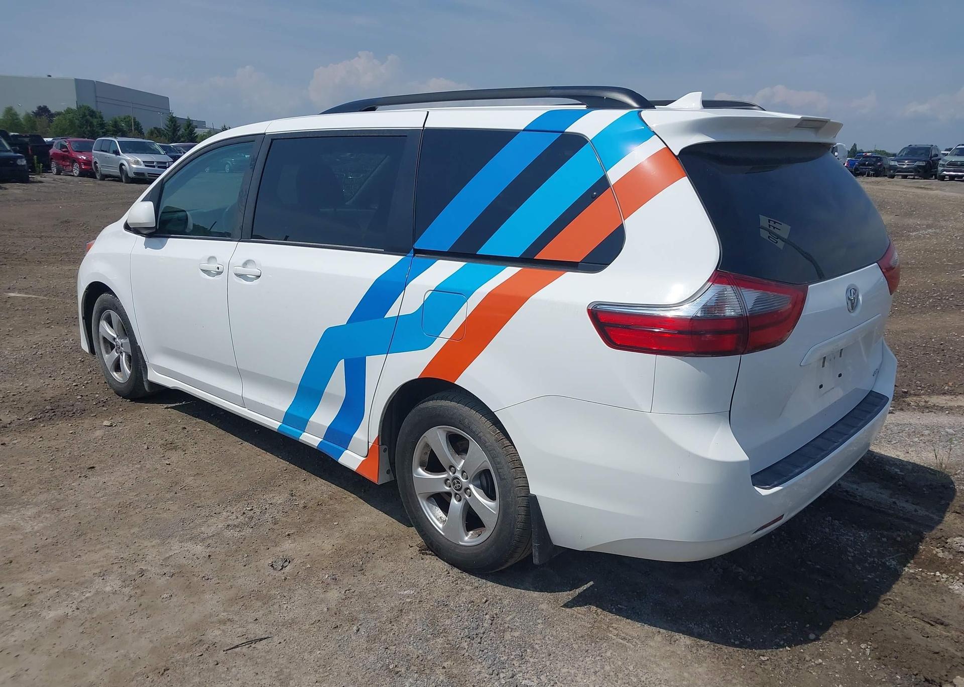 2020 TOYOTA SIENNA LE