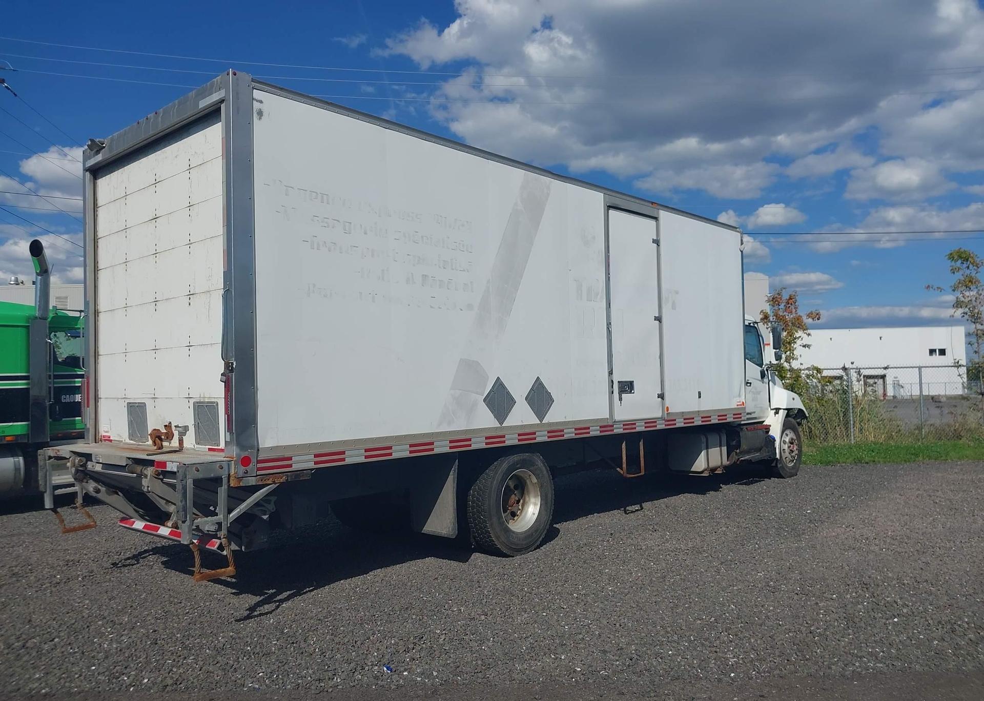 2019 HINO 358