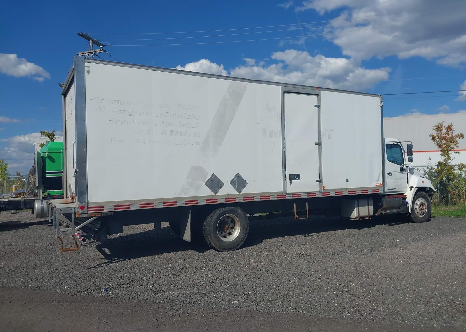 2019 HINO 358