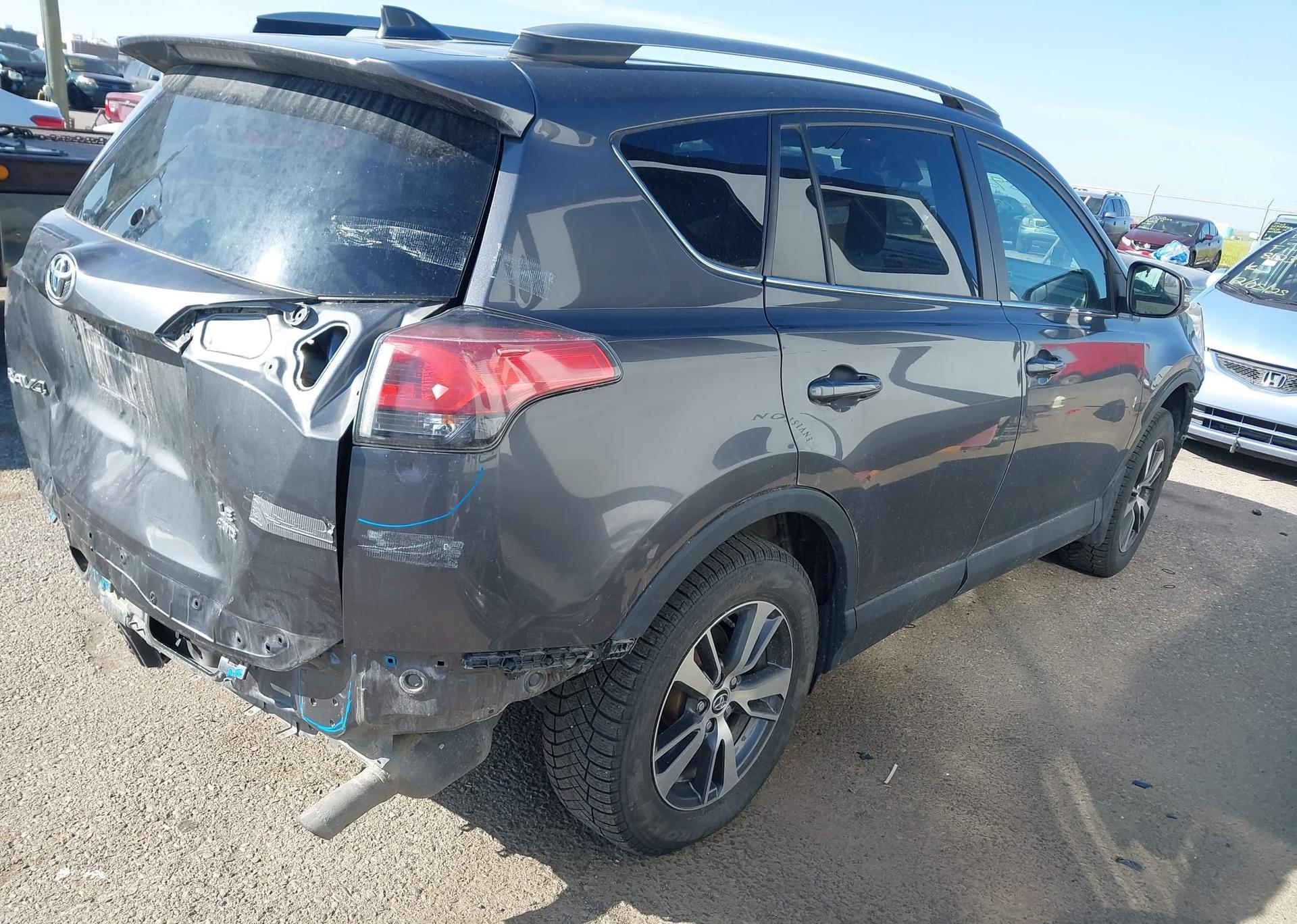 2018 TOYOTA RAV4 LE