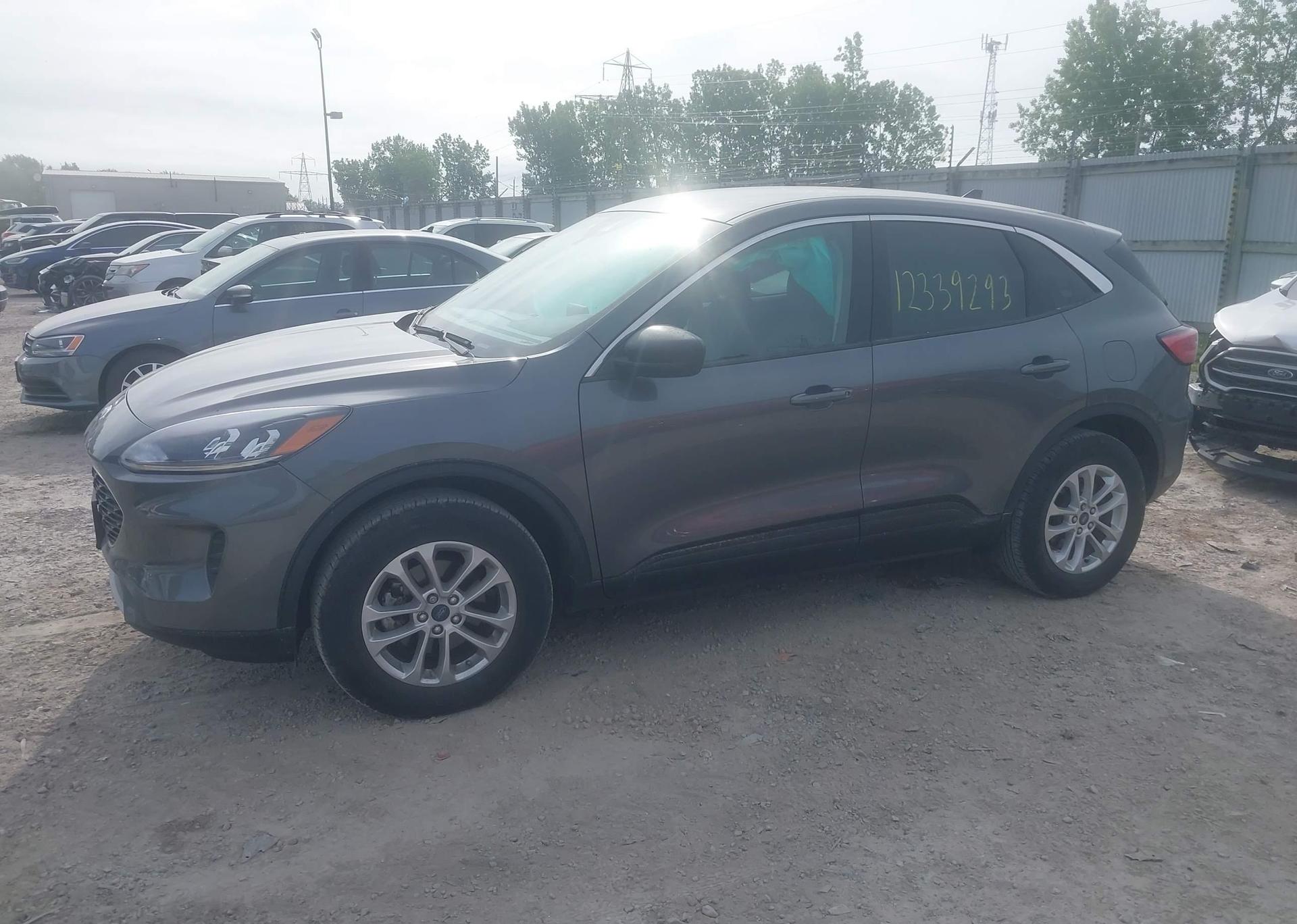 2022 FORD ESCAPE SE