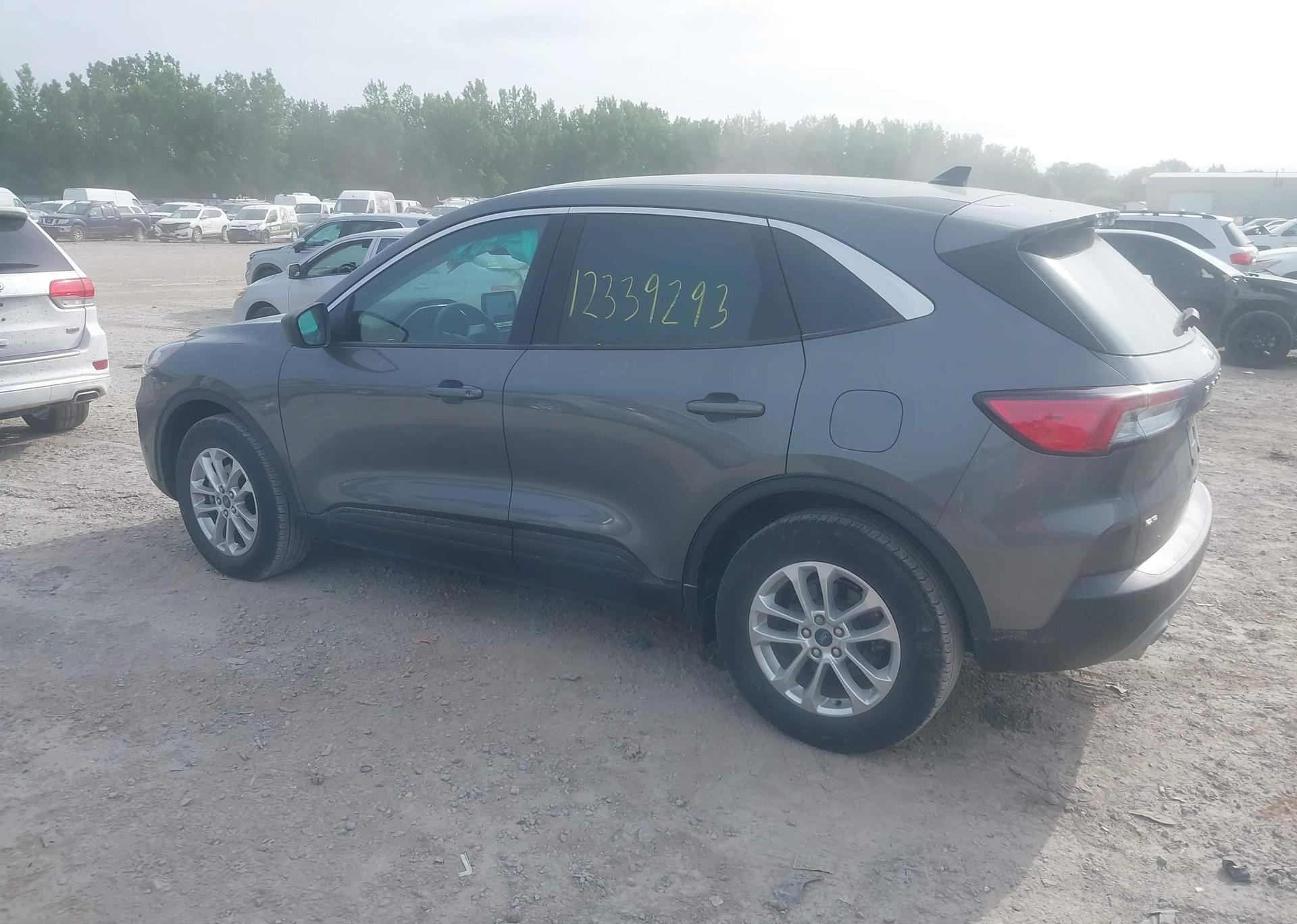 2022 FORD ESCAPE SE