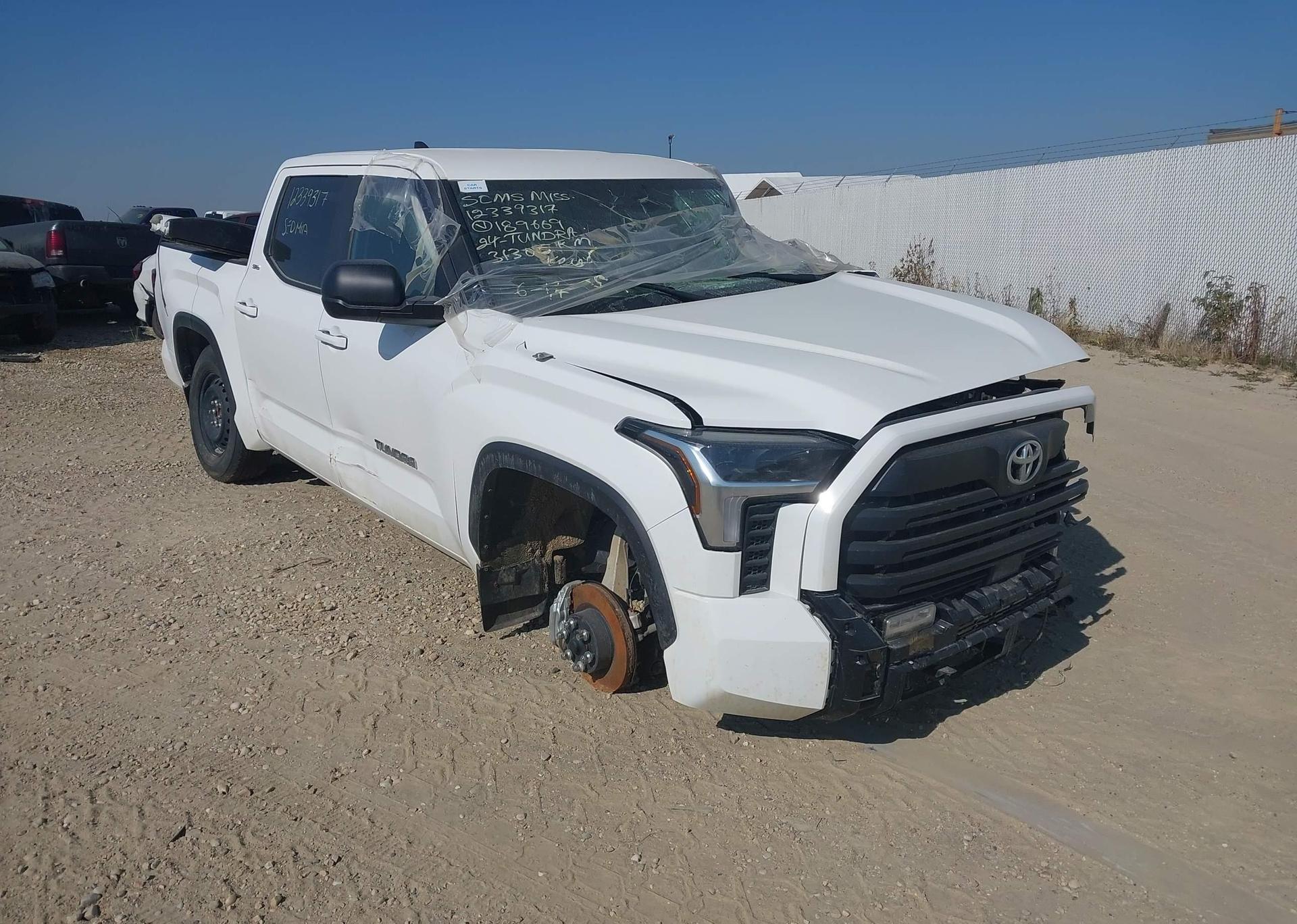 2024 TOYOTA TUNDRA CREWMAX SR