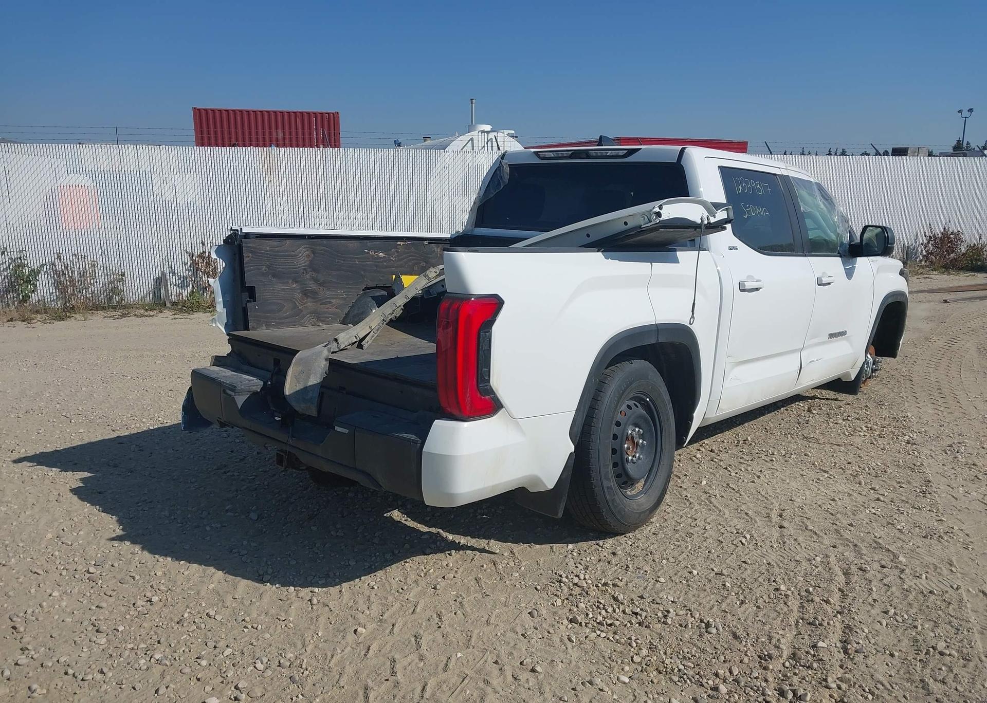 2024 TOYOTA TUNDRA CREWMAX SR