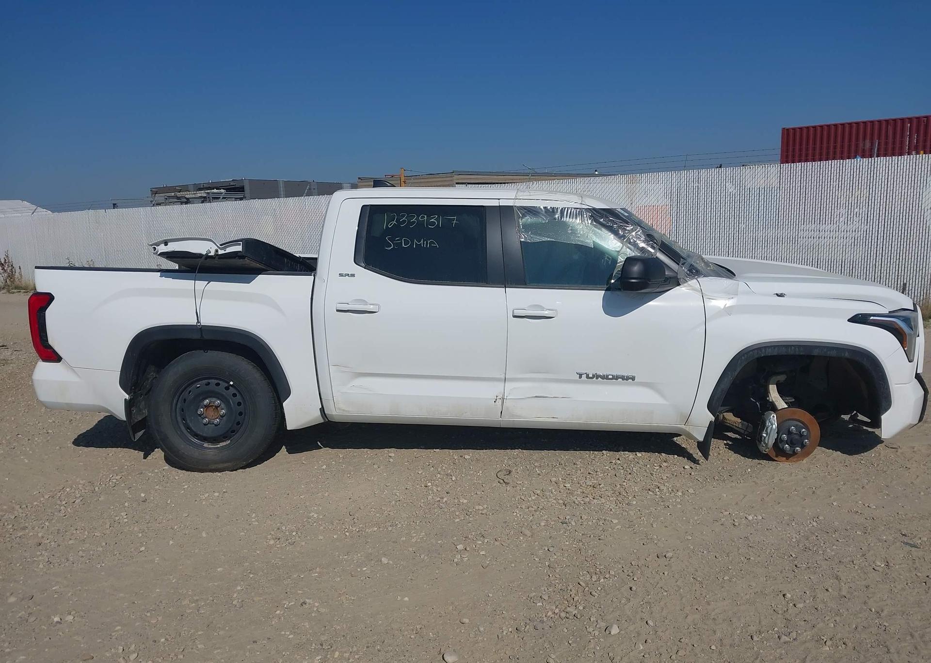 2024 TOYOTA TUNDRA CREWMAX SR